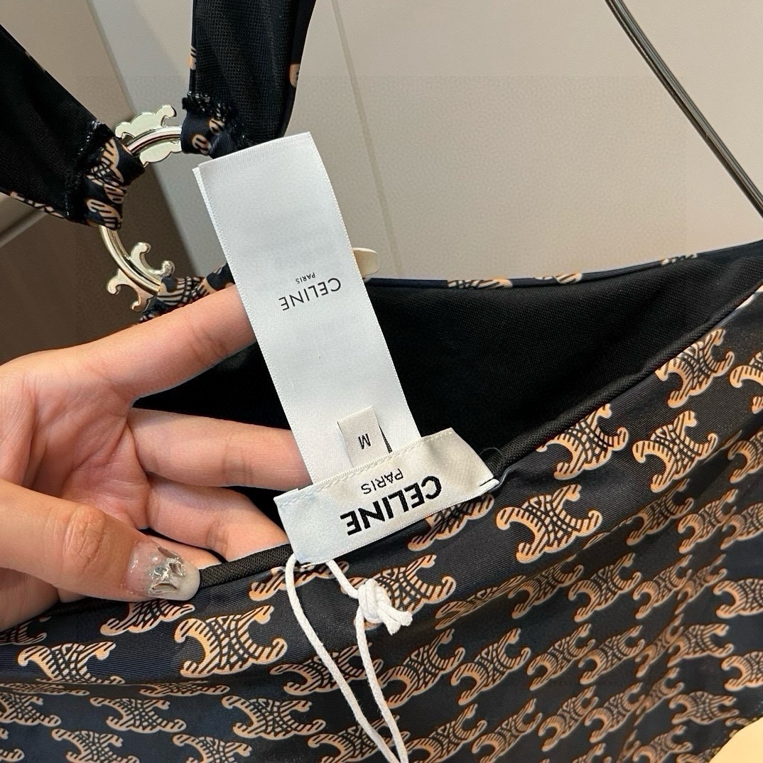 。
Celine赛琳 官方新款泳衣比基尼👙，高端定制，S M L XL