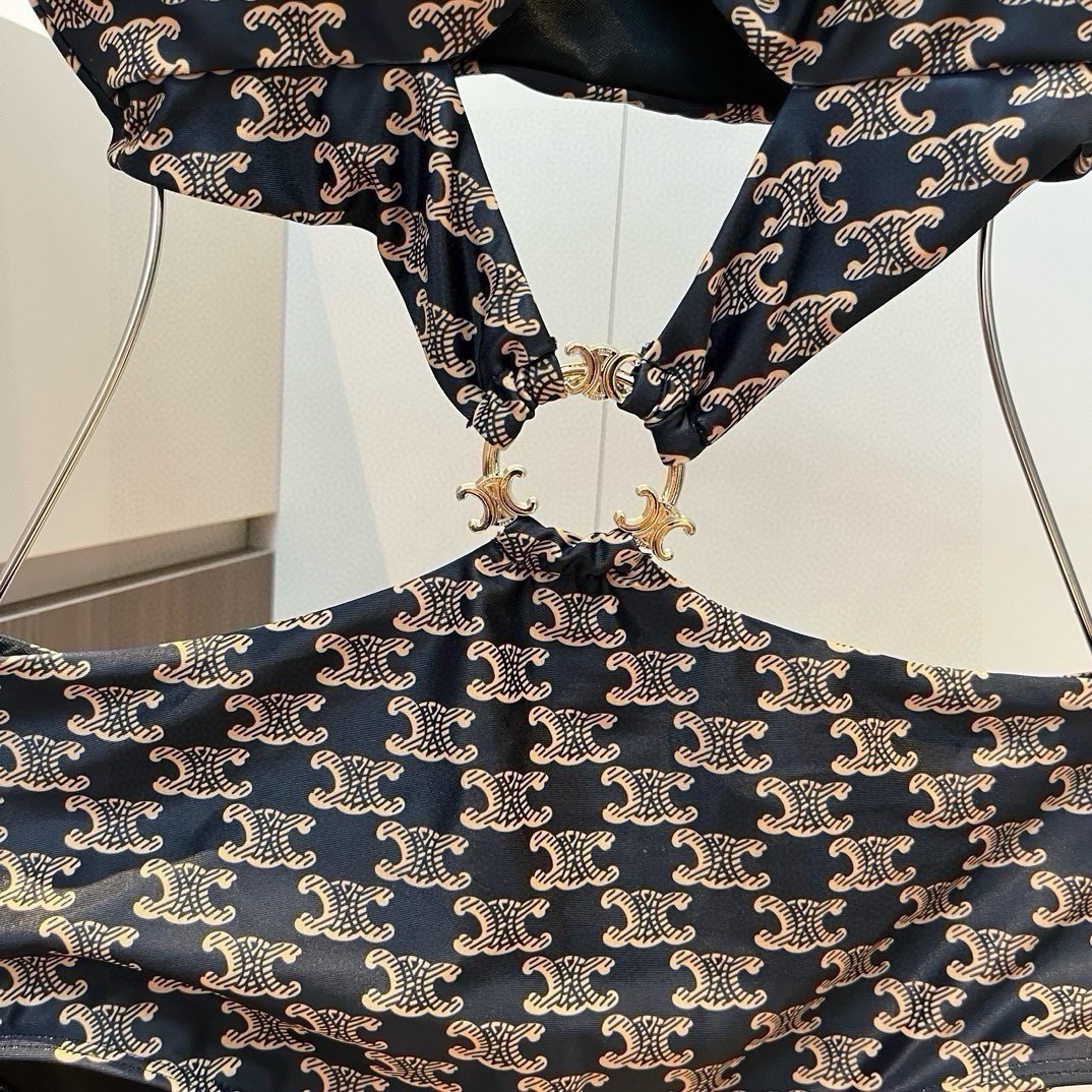 。
Celine赛琳 官方新款泳衣比基尼👙，高端定制，S M L XL