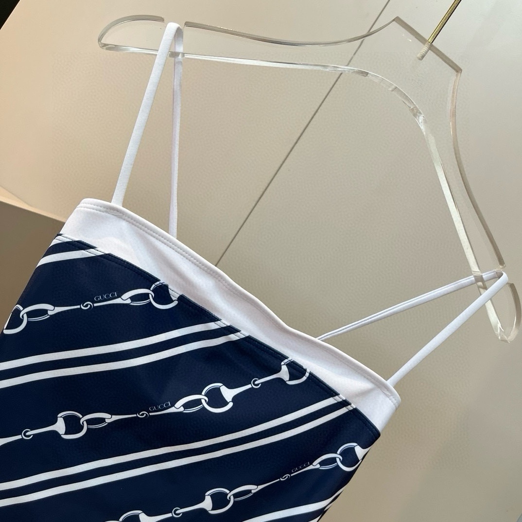 。

Gucci古奇新款连体泳衣，比基尼，S M L XL