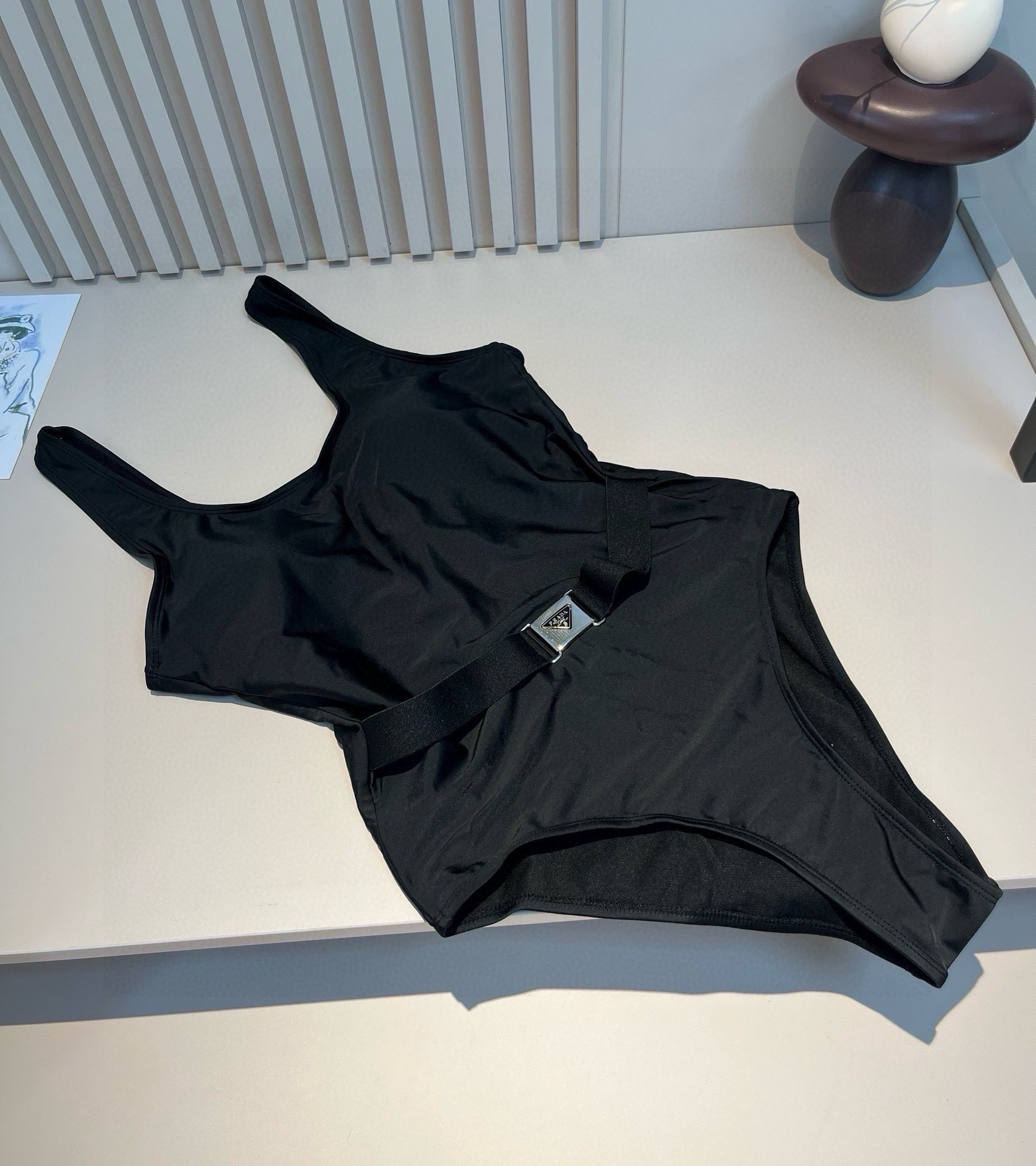 。

PRADA普拉达新款连体泳衣，比基尼，S M L XL