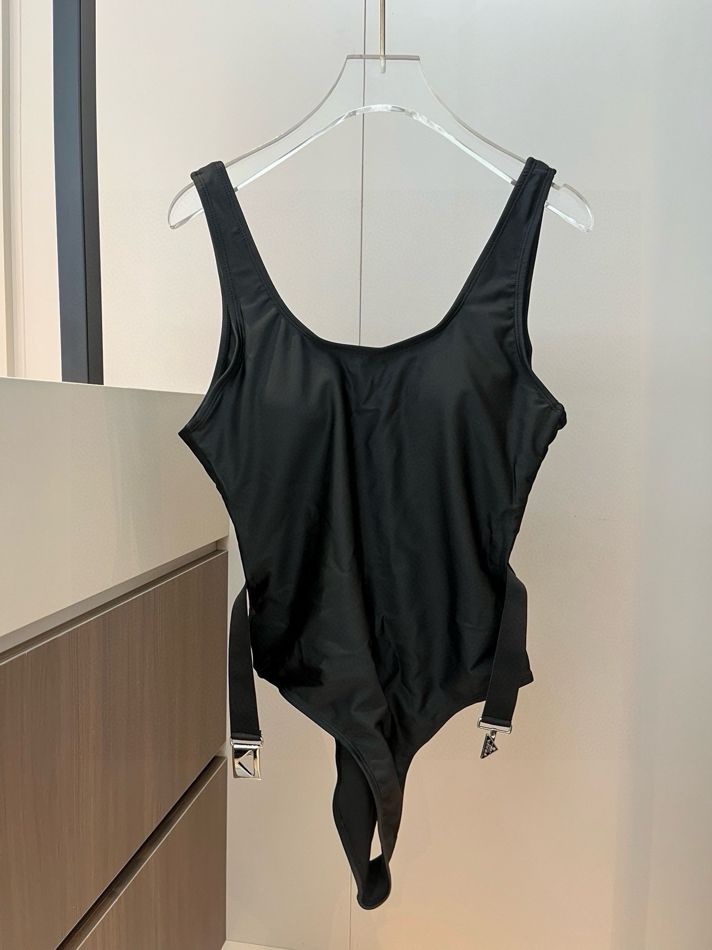 。

PRADA普拉达新款连体泳衣，比基尼，S M L XL