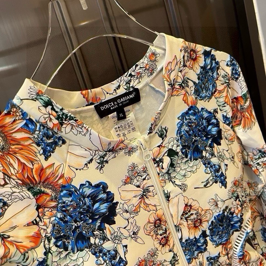 Fashion Alert: D&G Dugarbana’s 2024 Dive Suit with Personality and Surveillance Snakes - 图片 7