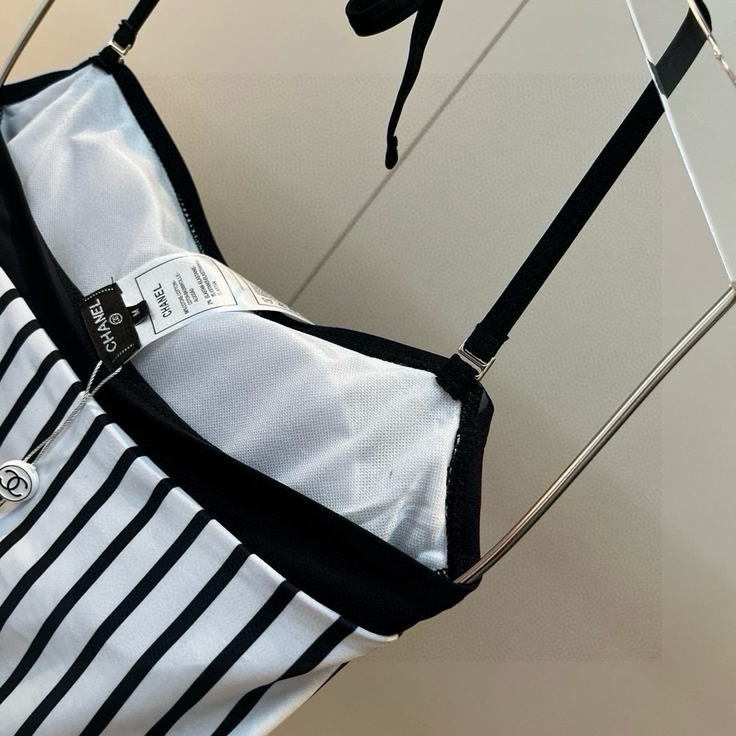 。

Chanel香奈儿官方新款泳衣比基尼👙，高端定制，S M L XL