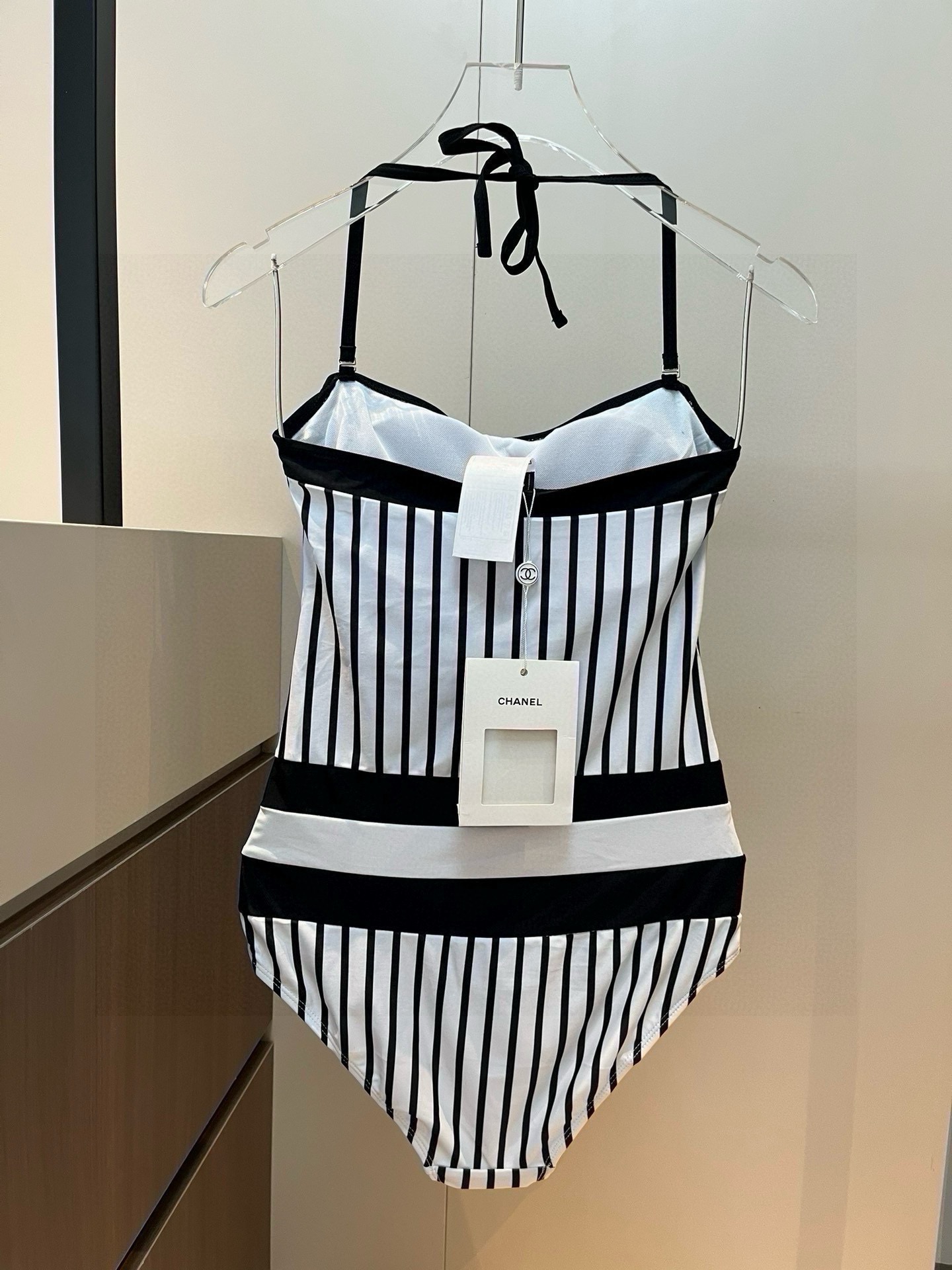 。

Chanel香奈儿官方新款泳衣比基尼👙，高端定制，S M L XL