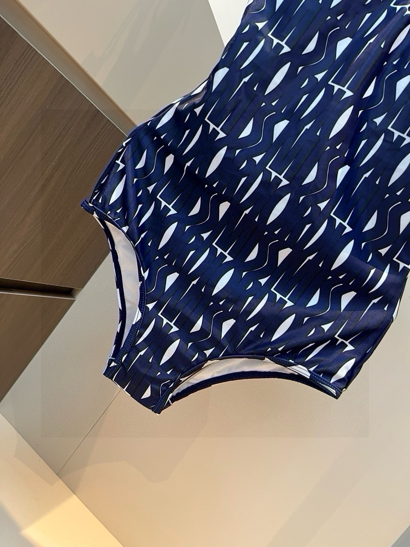 。
Dior迪奥 官方新款泳衣比基尼👙，高端定制，S M L XL