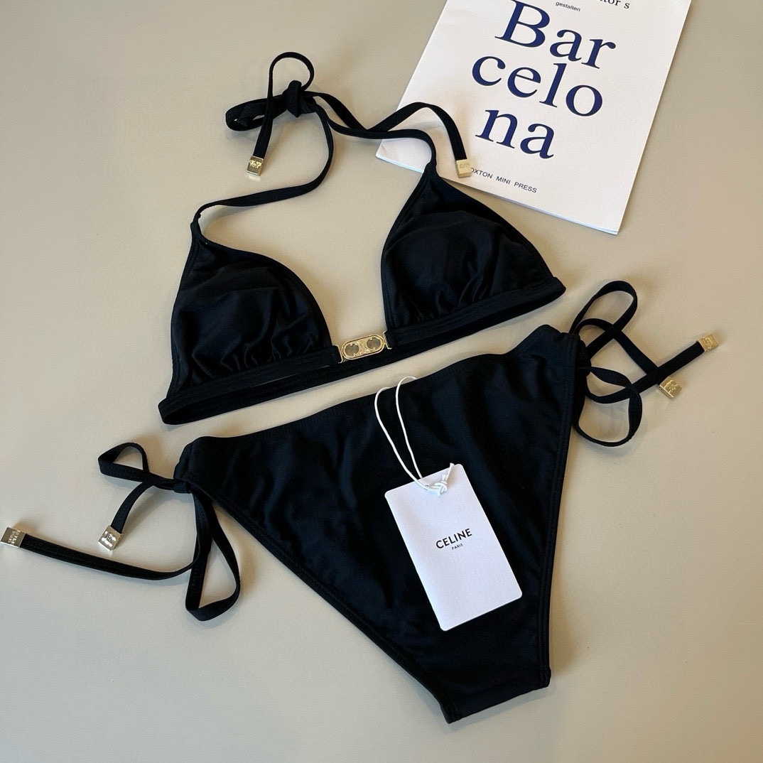 。
Celine赛琳新款比基尼泳衣👙❤️😍🥰适合多种场景的游泳衣🏊‍♀️海边 游泳池 温泉 水上乐园 漂