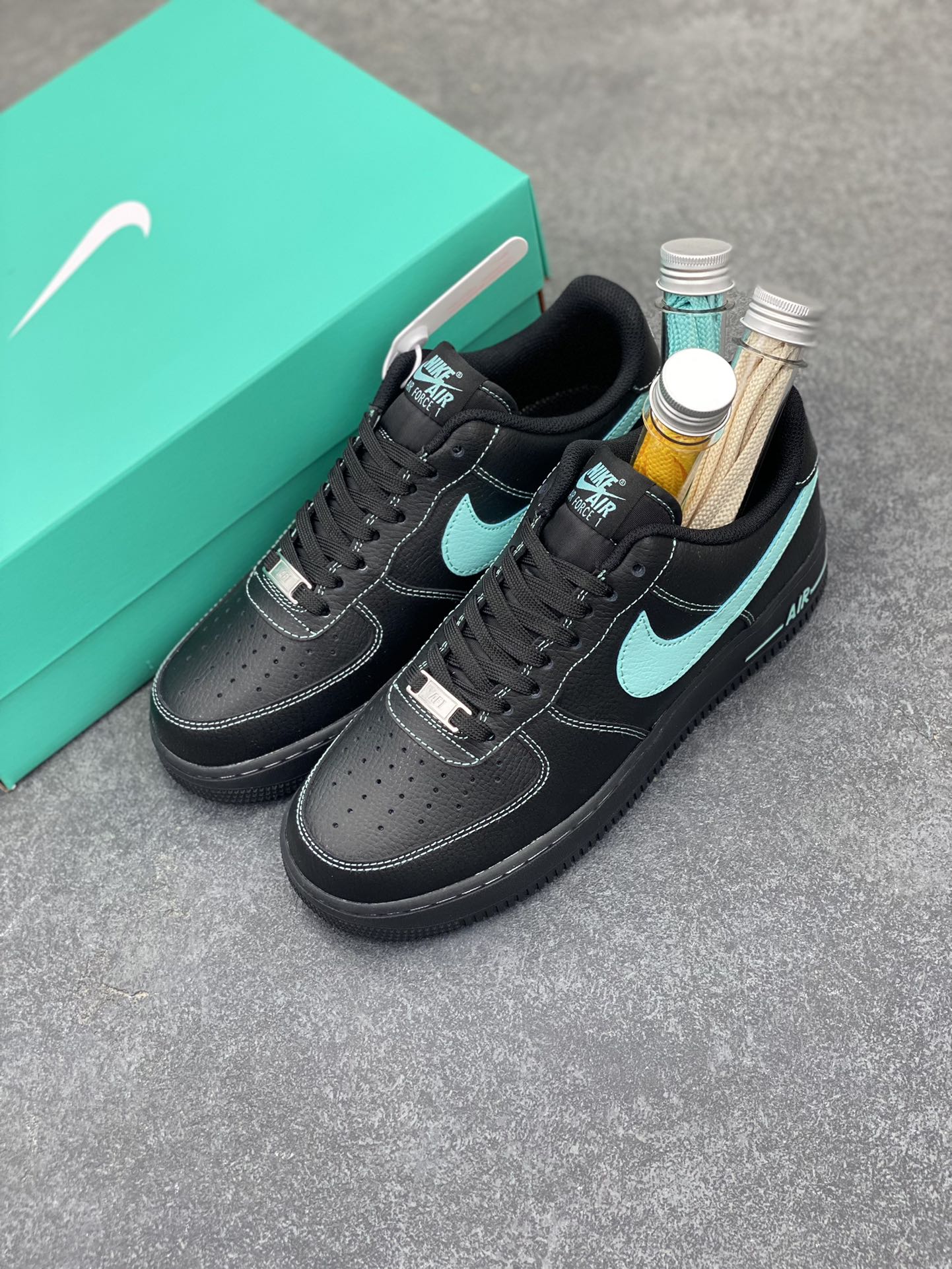 图片[8]-Nike Air Force 1 Premium 蒂夫尼 配色 空军一号中帮休闲板鞋 定制皮料 原楦头原纸板 纯正版型 内置全掌气垫 货号：HQ2037-002 尺码：36 36.5 37.5 38 38.5 39 40 40.5 41 42 42.5 43 44 44.5 45-选品中心