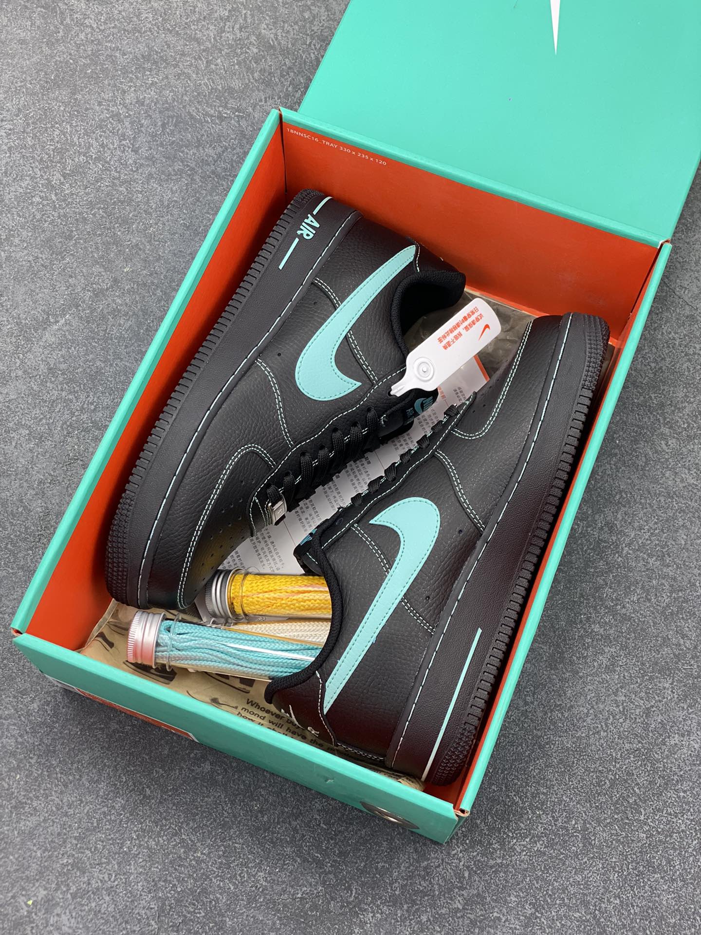 图片[9]-Nike Air Force 1 Premium 蒂夫尼 配色 空军一号中帮休闲板鞋 定制皮料 原楦头原纸板 纯正版型 内置全掌气垫 货号：HQ2037-002 尺码：36 36.5 37.5 38 38.5 39 40 40.5 41 42 42.5 43 44 44.5 45-选品中心