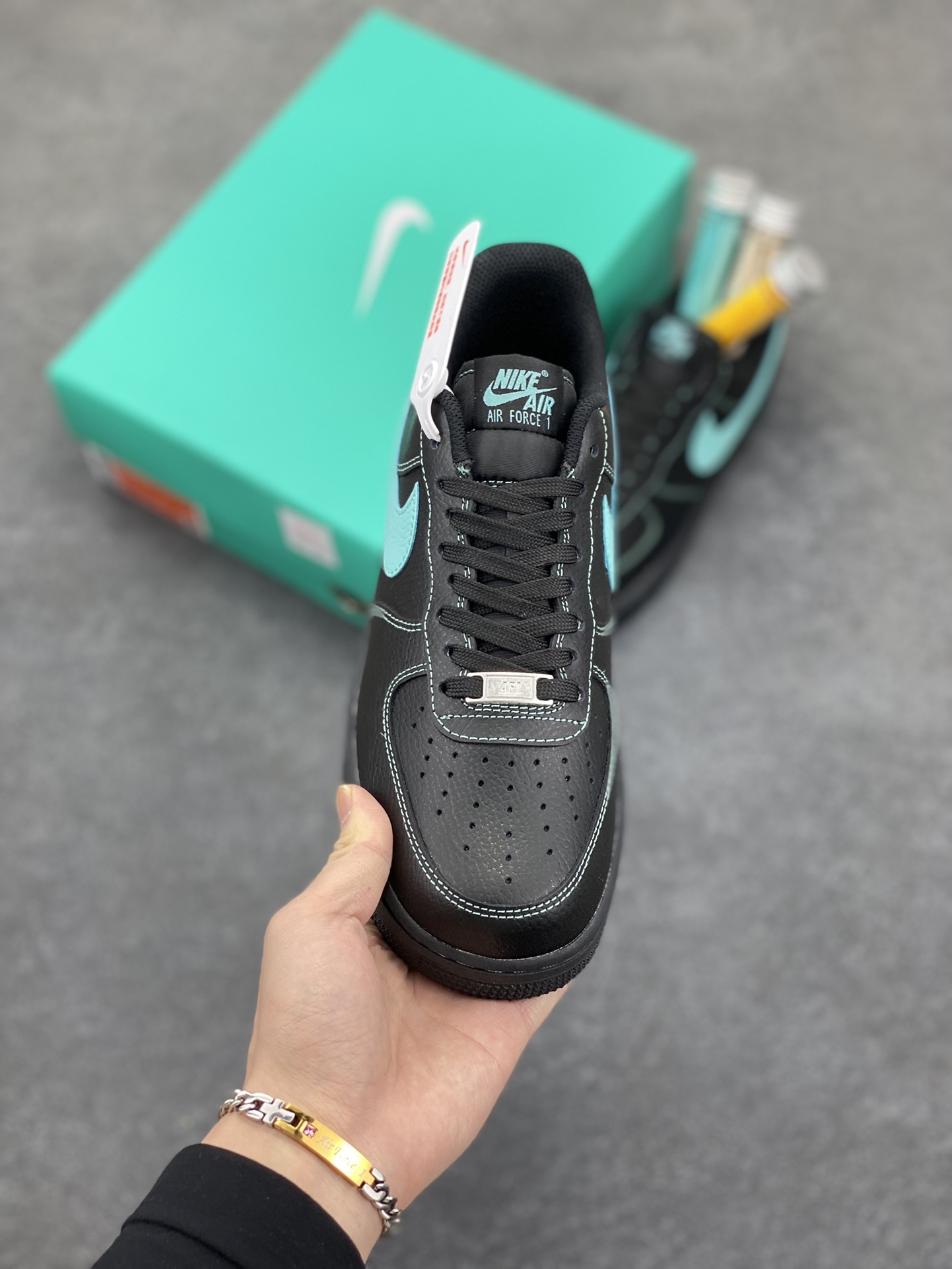 图片[2]-Nike Air Force 1 Premium 蒂夫尼 配色 空军一号中帮休闲板鞋 定制皮料 原楦头原纸板 纯正版型 内置全掌气垫 货号：HQ2037-002 尺码：36 36.5 37.5 38 38.5 39 40 40.5 41 42 42.5 43 44 44.5 45-选品中心