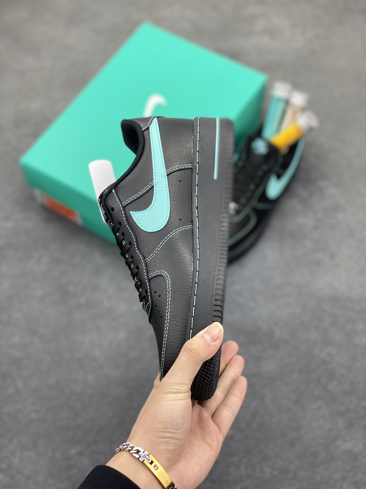 图片[3]-Nike Air Force 1 Premium 蒂夫尼 配色 空军一号中帮休闲板鞋 定制皮料 原楦头原纸板 纯正版型 内置全掌气垫 货号：HQ2037-002 尺码：36 36.5 37.5 38 38.5 39 40 40.5 41 42 42.5 43 44 44.5 45-选品中心