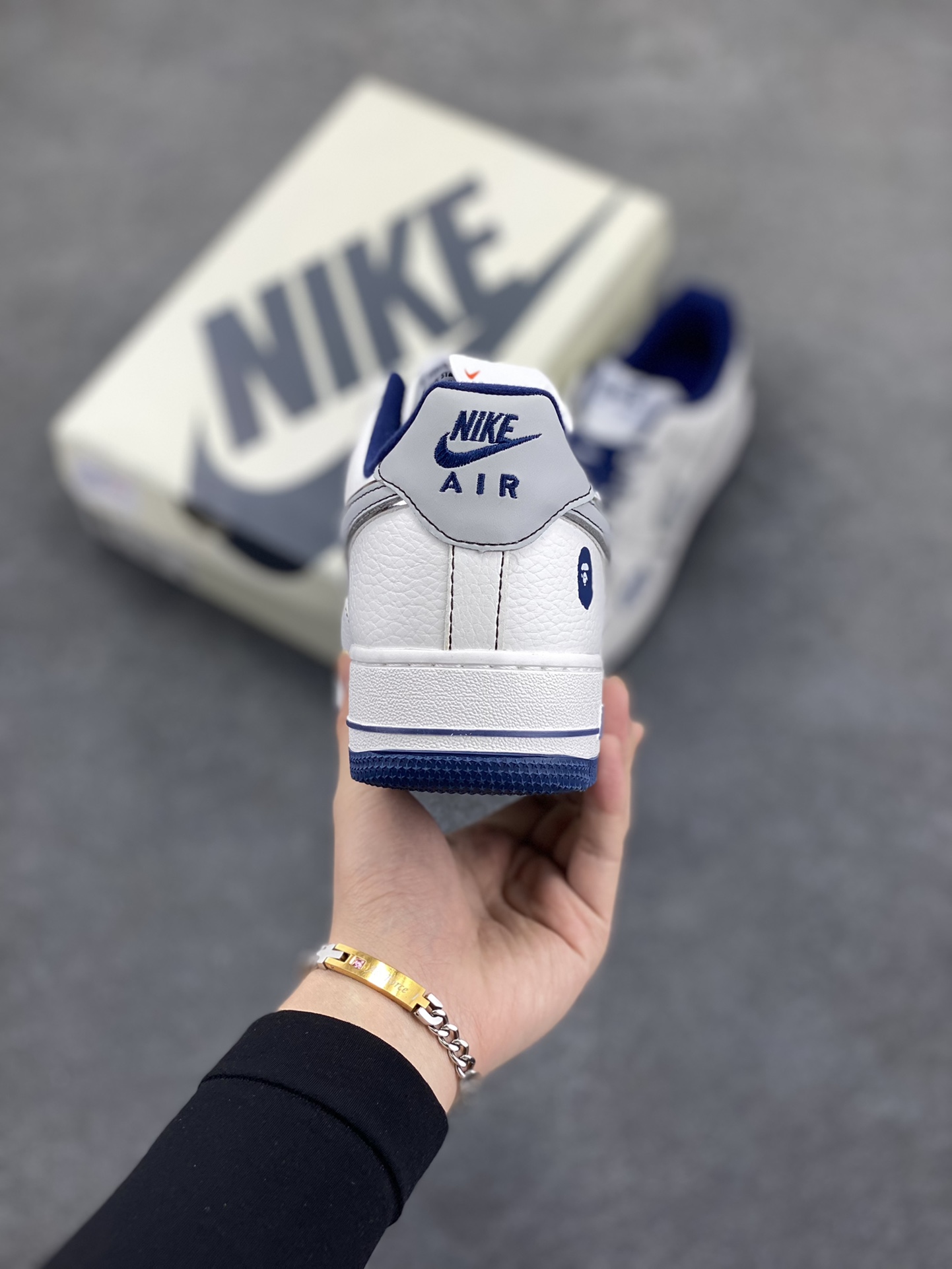 图片[4]-NIke Air Force 1 \’07 Low “Bape联名”空军一号 低帮 运动鞋 休闲鞋 折边针车 工艺难度大 原楦头原纸板 原装鞋盒 定制五金配件 内置全掌气垫 原厂鞋底 货号：QY6628-152 尺码：36 36.5 37.5 38 38.5 39 40 40.5 41 42 42.5 43 44 44.5 45-选品中心