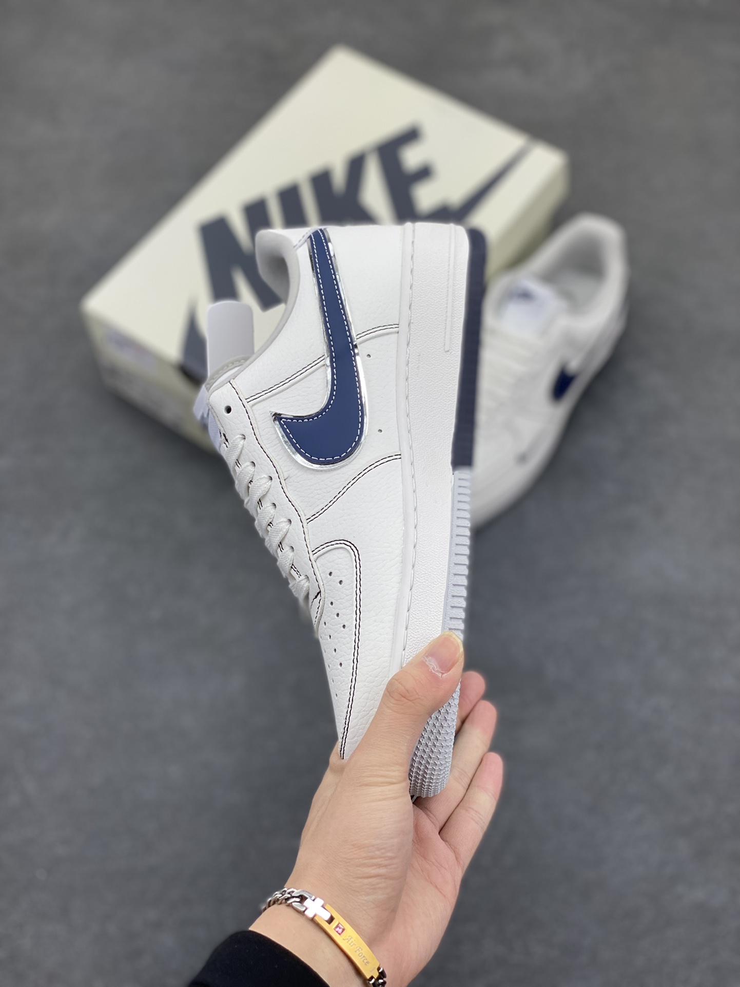 图片[3]-NIke Air Force 1 \’07 Low “NIKE联名”空军一号 低帮 运动鞋 休闲鞋 折边针车 工艺难度大 原楦头原纸板 原装鞋盒 定制五金配件 内置全掌气垫 原厂鞋底 货号：QY6628-151 尺码：36 36.5 37.5 38 38.5 39 40 40.5 41 42 42.5 43 44 44.5 45-选品中心