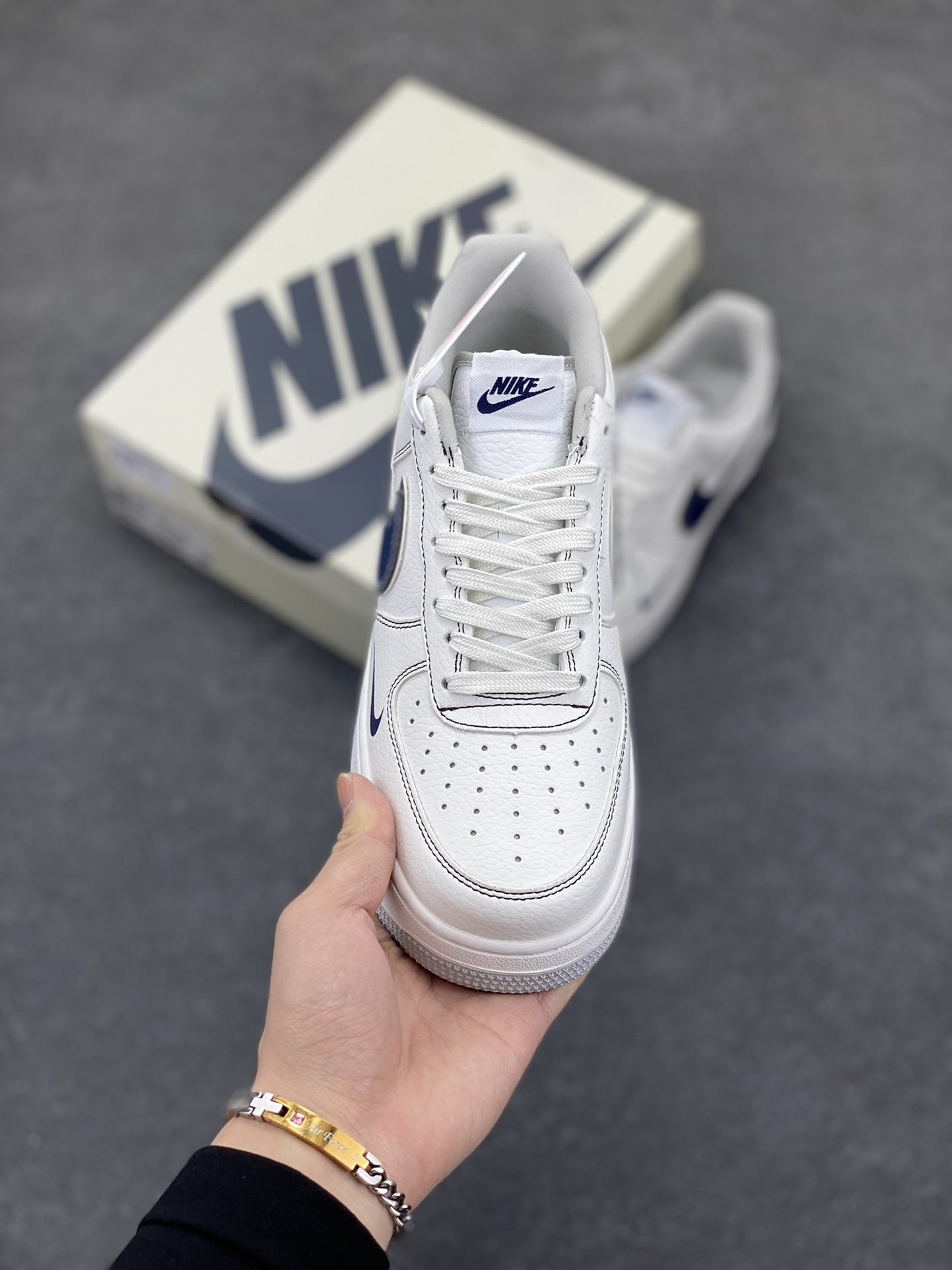 图片[2]-NIke Air Force 1 \’07 Low “NIKE联名”空军一号 低帮 运动鞋 休闲鞋 折边针车 工艺难度大 原楦头原纸板 原装鞋盒 定制五金配件 内置全掌气垫 原厂鞋底 货号：QY6628-151 尺码：36 36.5 37.5 38 38.5 39 40 40.5 41 42 42.5 43 44 44.5 45-选品中心