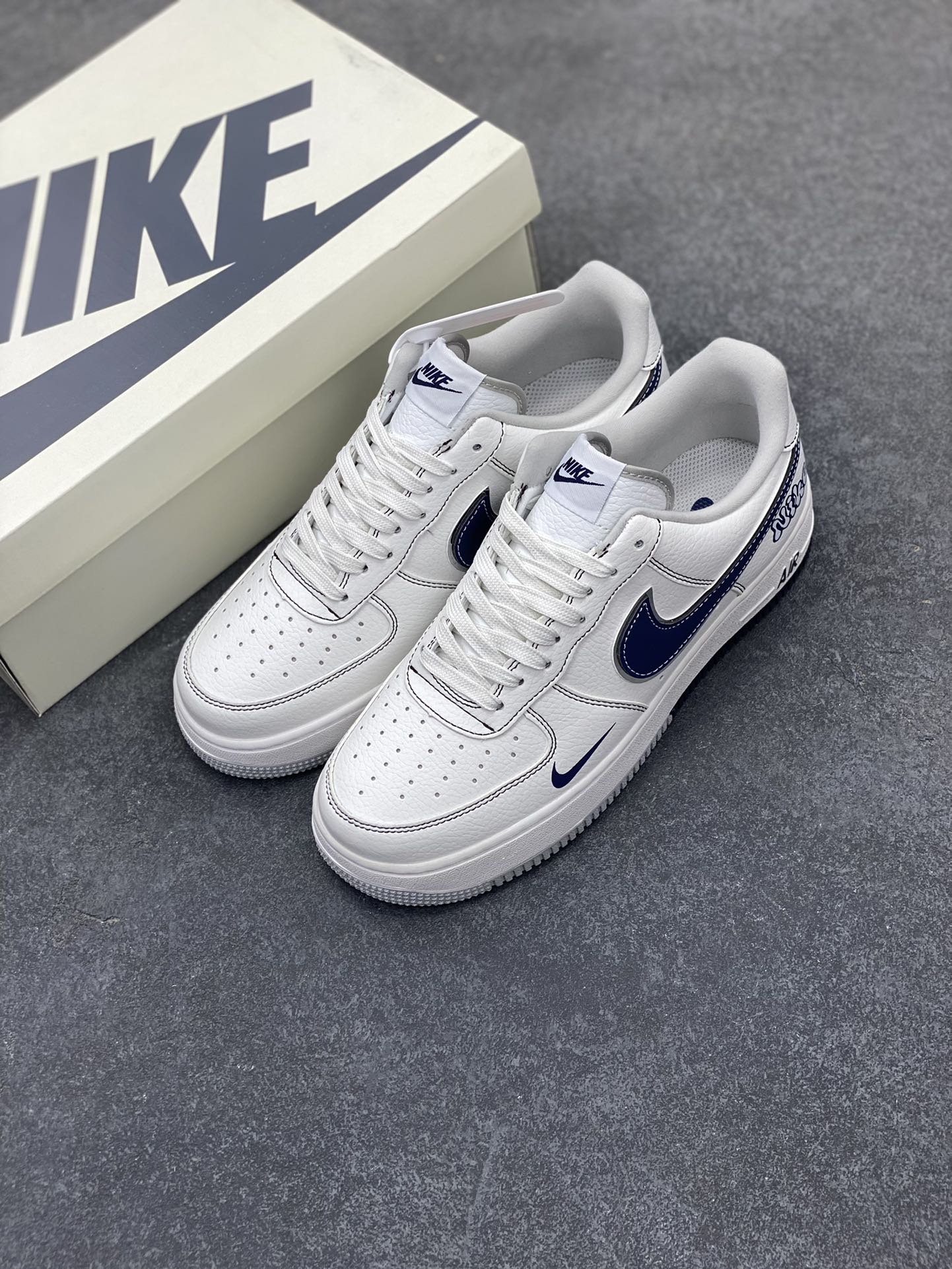 图片[8]-NIke Air Force 1 \’07 Low “NIKE联名”空军一号 低帮 运动鞋 休闲鞋 折边针车 工艺难度大 原楦头原纸板 原装鞋盒 定制五金配件 内置全掌气垫 原厂鞋底 货号：QY6628-151 尺码：36 36.5 37.5 38 38.5 39 40 40.5 41 42 42.5 43 44 44.5 45-选品中心