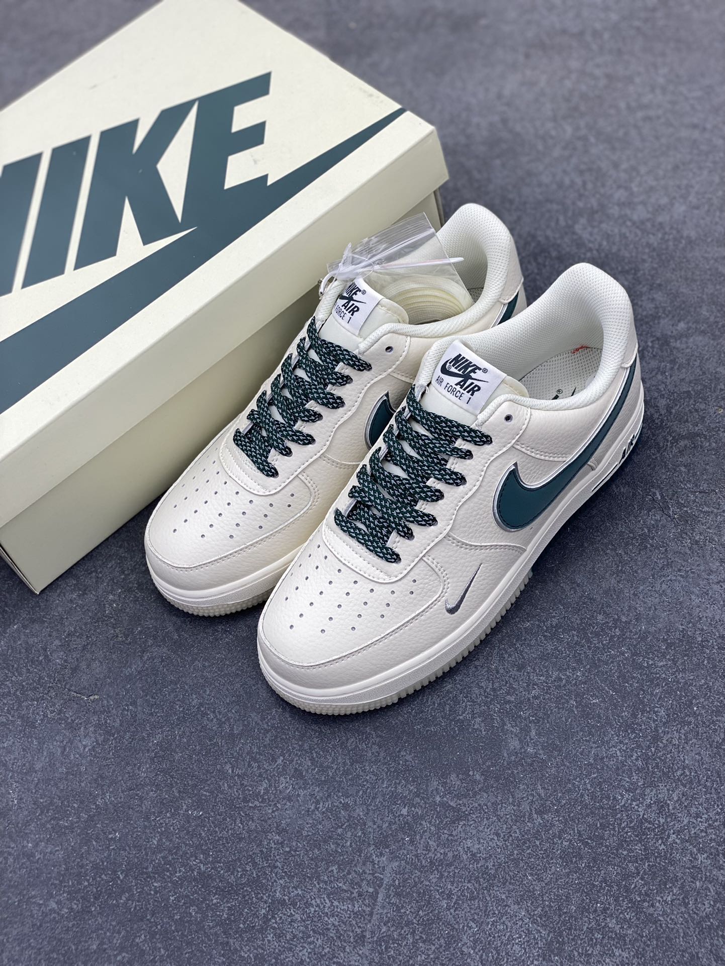 图片[8]-Nike Air Force 1 Low 米绿双色底 满天星空军一号低帮休闲板鞋 3M反光 水晶大底 定制鞋盒 原楦头原纸板 纯正空军版型 内置全掌气垫 货号：JJ0253-002 尺码：36 36.5 37.5 38 38.5 39 40 40.5 41 42 42.5 43 44 44.5 45-选品中心