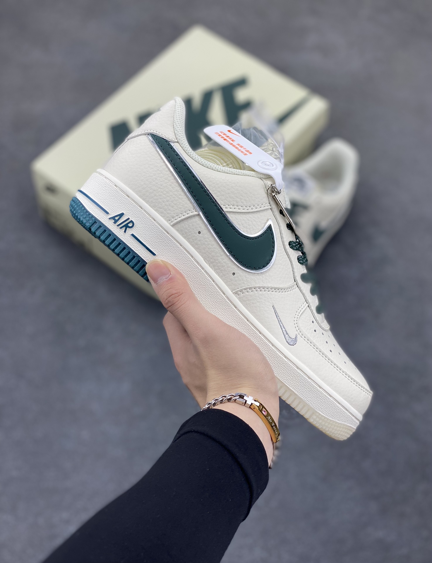 Nike Air Force 1 Low 米绿双色底 满天星空军一号低帮休闲板鞋 3M反光 水晶大底 定制鞋盒 原楦头原纸板 纯正空军版型 内置全掌气垫 货号：JJ0253-002 尺码：36 36.5 37.5 38 38.5 39 40 40.5 41 42 42.5 43 44 44.5 45-选品中心