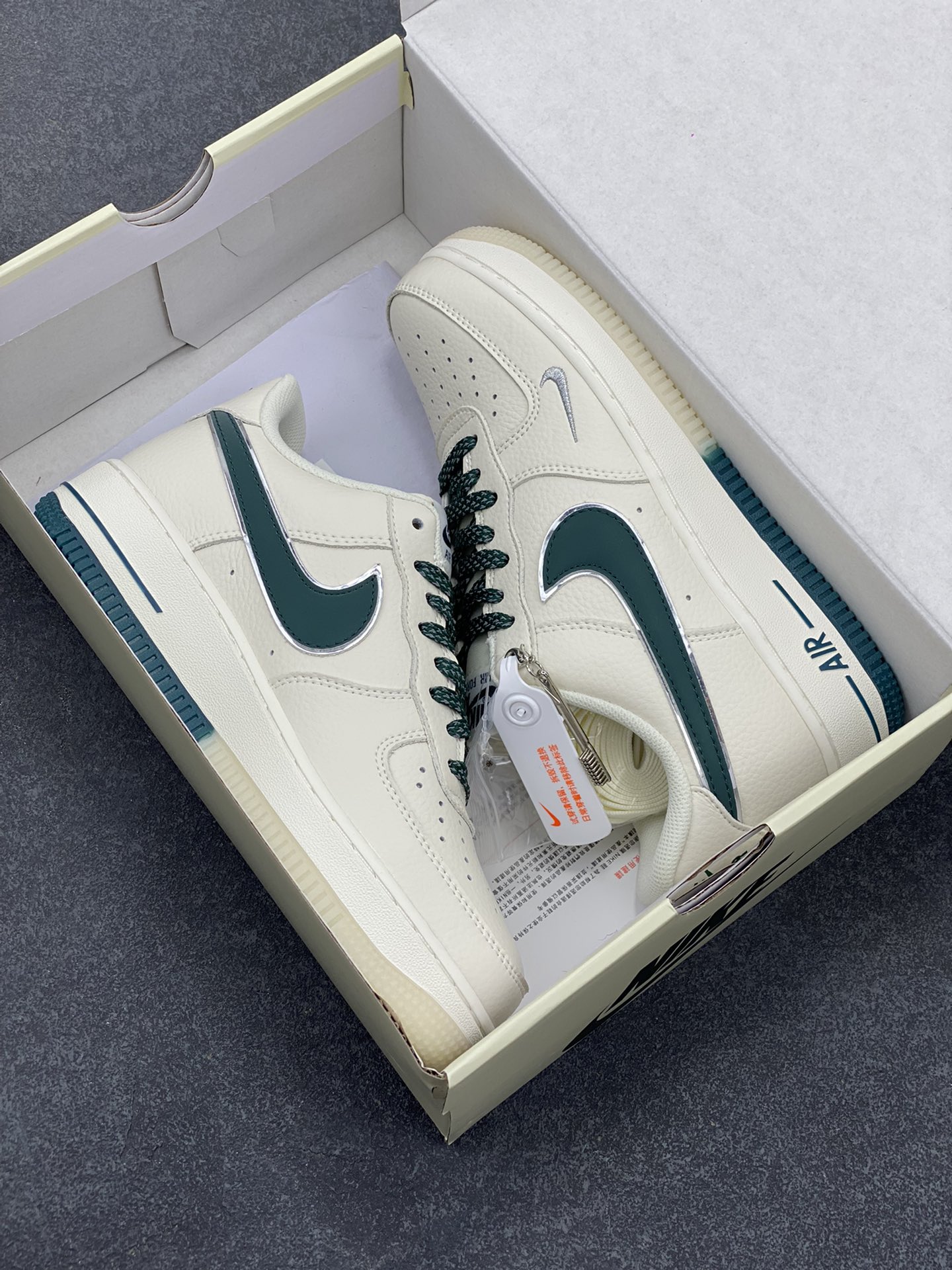 图片[9]-Nike Air Force 1 Low 米绿双色底 满天星空军一号低帮休闲板鞋 3M反光 水晶大底 定制鞋盒 原楦头原纸板 纯正空军版型 内置全掌气垫 货号：JJ0253-002 尺码：36 36.5 37.5 38 38.5 39 40 40.5 41 42 42.5 43 44 44.5 45-选品中心