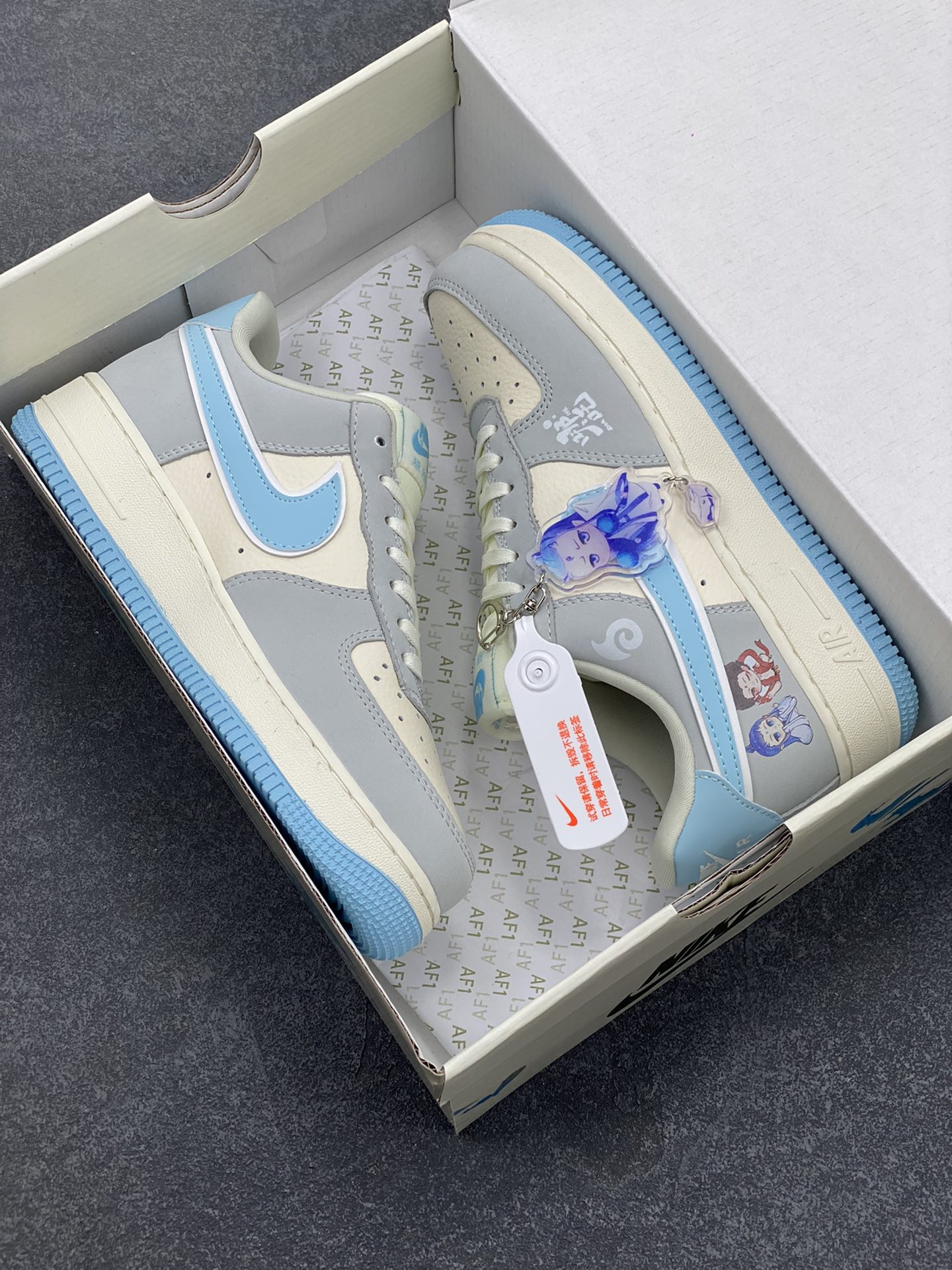 图片[9]-NIke Air Force 1 \’07 Low “哪吒联名——魔丸灵珠”空军一号 低帮 运动鞋 休闲鞋 折边针车 工艺难度大 原楦头原纸板 原装鞋盒 定制五金配件 内置全掌气垫 原厂鞋底 货号：DF0188-047 尺码：36 36.5 37.5 38 38.5 39 40 40.5 41 42 42.5 43 44 44.5 45-选品中心