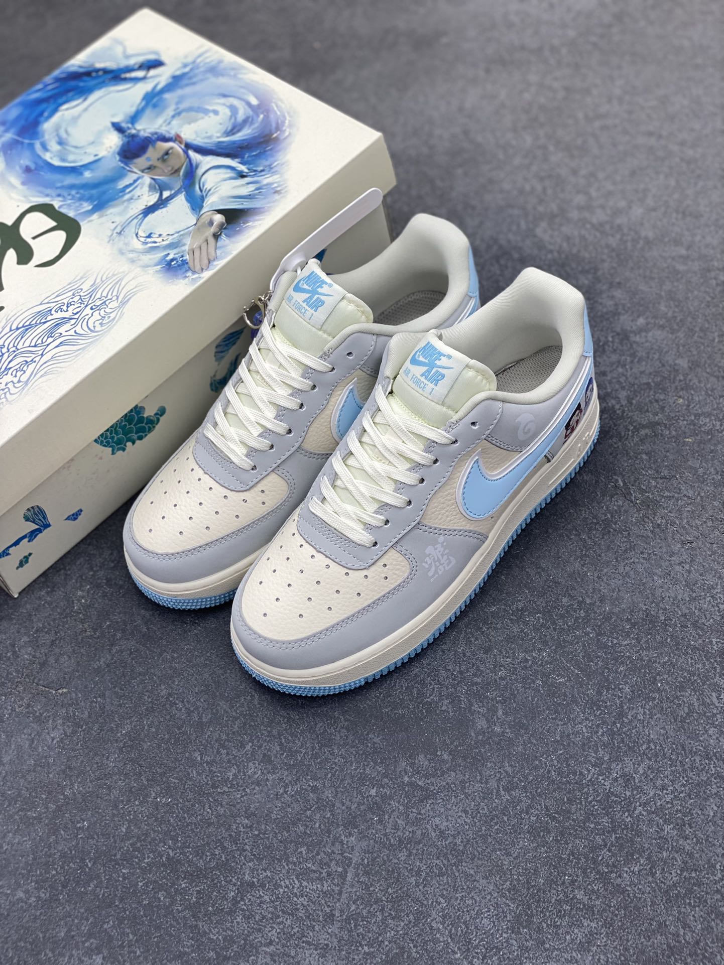 图片[8]-NIke Air Force 1 \’07 Low “哪吒联名——魔丸灵珠”空军一号 低帮 运动鞋 休闲鞋 折边针车 工艺难度大 原楦头原纸板 原装鞋盒 定制五金配件 内置全掌气垫 原厂鞋底 货号：DF0188-047 尺码：36 36.5 37.5 38 38.5 39 40 40.5 41 42 42.5 43 44 44.5 45-选品中心