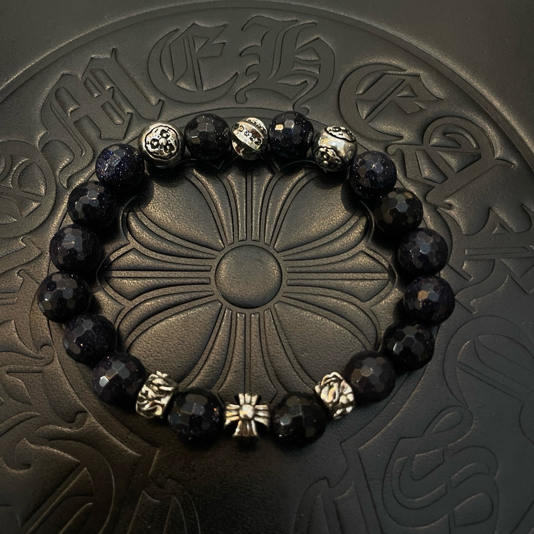 NO:109019,Batch New [Counter Quality] Chrome Hearts Croxin Classic retro multi-element cut-faced obsidian bracelet, Kuaishou/ins/Little Red Book popular, different concave and convex and convex design styles present unique. Cross Scout flowers are Croxin's logo, so they last longer. Genuine version Chrome Hearts Croxin, different from the market ordinary light version, benchmark the quality of the version, look at the details of the letter printing, retro old gray oxygen level. Seiko version!  , jewelry boutique, chrome hearts, chrome hearts, bracelet19860909批 新款【专柜品质】Chrome Hearts克罗心 经典复古多元素切面曜石手串手链 ,快手/ins/小红书热门,凹凸造型不同的花纹设计风格呈现出与众不同 十字架童军花是克罗心的标志 所以更经久不衰 正品打版Chrome Hearts克罗心 区别市场普通轻版 对版对标品质 看字印细节 复古做旧灰氧程度.精工版本！,饰品精品,chrome hearts,chrome hearts,bracelet,Jewelry