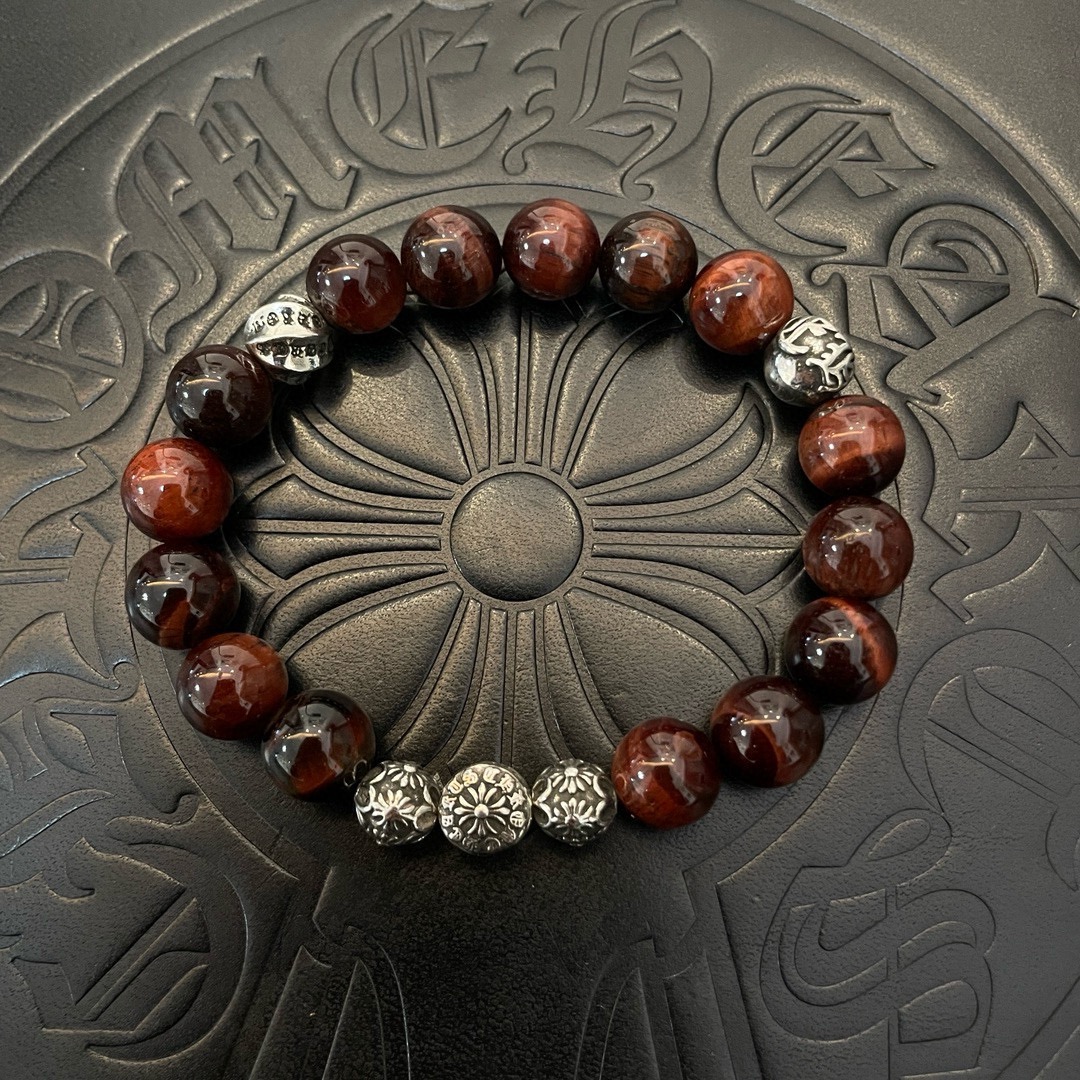 NO:112228,New [Counter Quality] Chrome Hearts Croxin Classic retro multi-element bracelet bracelets, different pattern design styles with different concave and convex shapes present a unique style. Cross Scout flowers are Croxin's ambitions, so they last longer. Genuine version of Chrome Hearts Croxin, differentiating the market's ordinary light version, matching the quality, looking at the details of the letter printing, retro old gray oxygen level. Seiko version!  !  !  Pure handmade ~ Authentic model opening must-have fashion and fashion, both men and women can wear it, same style for couples, original official website, rock punk style silver style, retro elements, trendy and versatile!  , jewelry boutique, chrome hearts, chrome hearts, bracelet19860909新款【专柜品质】Chrome Hearts克罗心 经典复古多元素手链手串,凹凸造型不同的花纹设计风格 呈现出与众不同 十字架 童军花是克罗心的志 所以更经久不衰 正品打版Chrome Hearts克罗心 区别市场普通轻版 对版对标品质 看字印细节 复古做旧灰氧程度.精工版本！！！ 纯手工打造 ～正品开模潮流时尚必备 男女均可佩戴 情侣同款 官网原版 摇滚朋克泰银风格 复古元素 潮流百搭！,饰品精品,chrome hearts,chrome hearts,bracelet,Jewelry