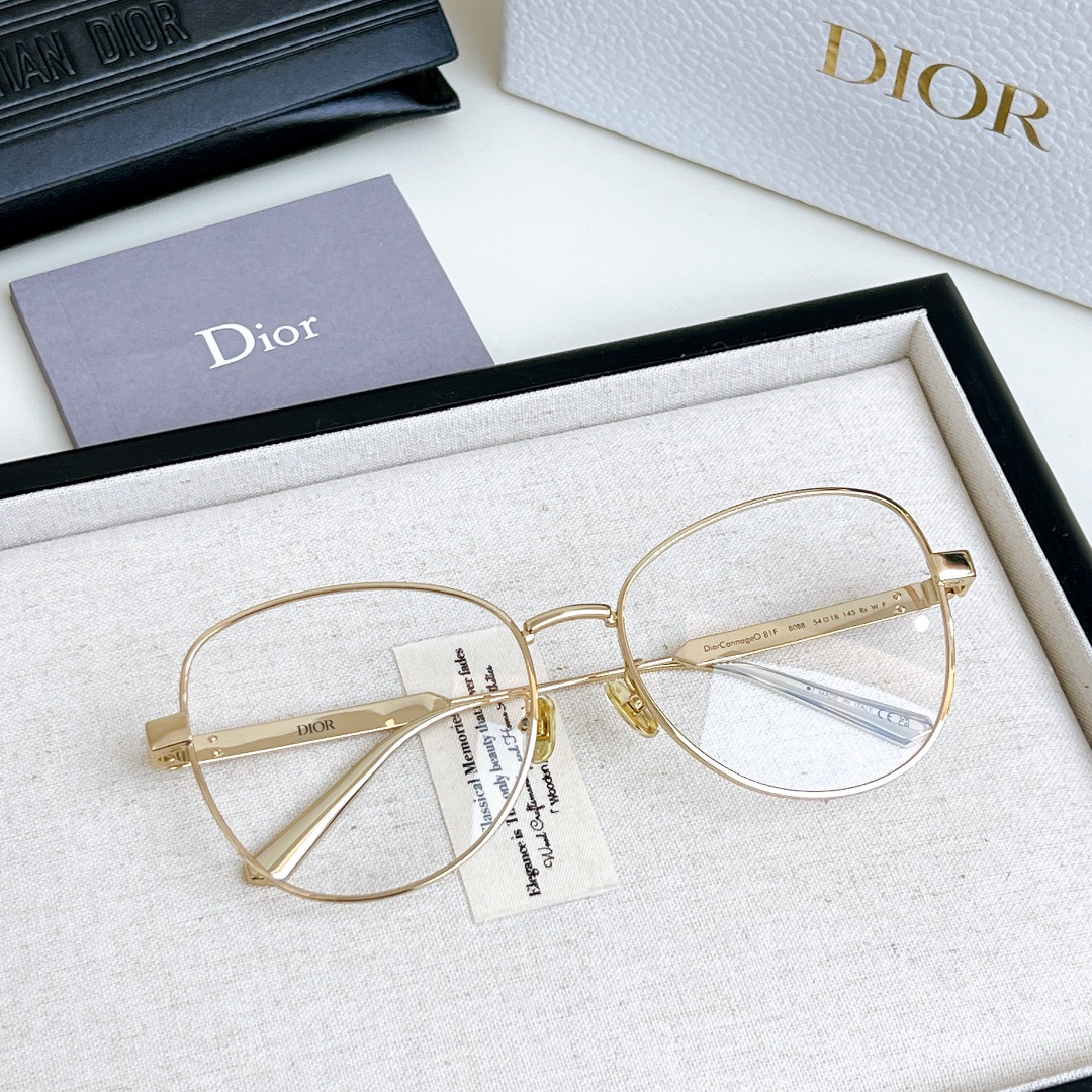  高品质原版鼻托 媲美zP
Dior迪奥眼镜金属藤格纹蝶形 
DIORCANNAGEO B1F
SIZE