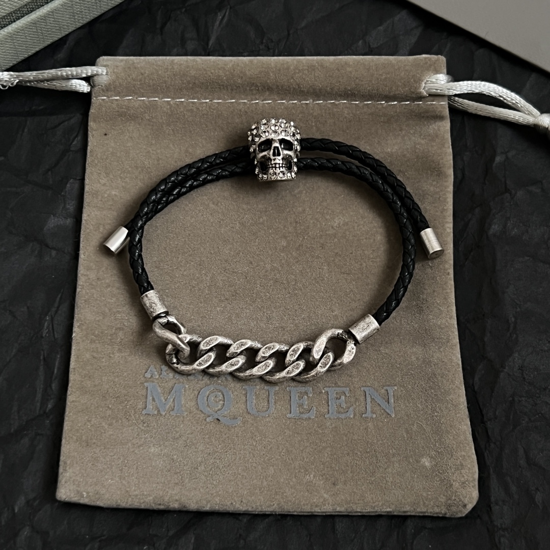 【】新款Alexander McQueen 麦昆 手链  原版定制  骨子里那种叛逆浮夸朋克可内心又向往