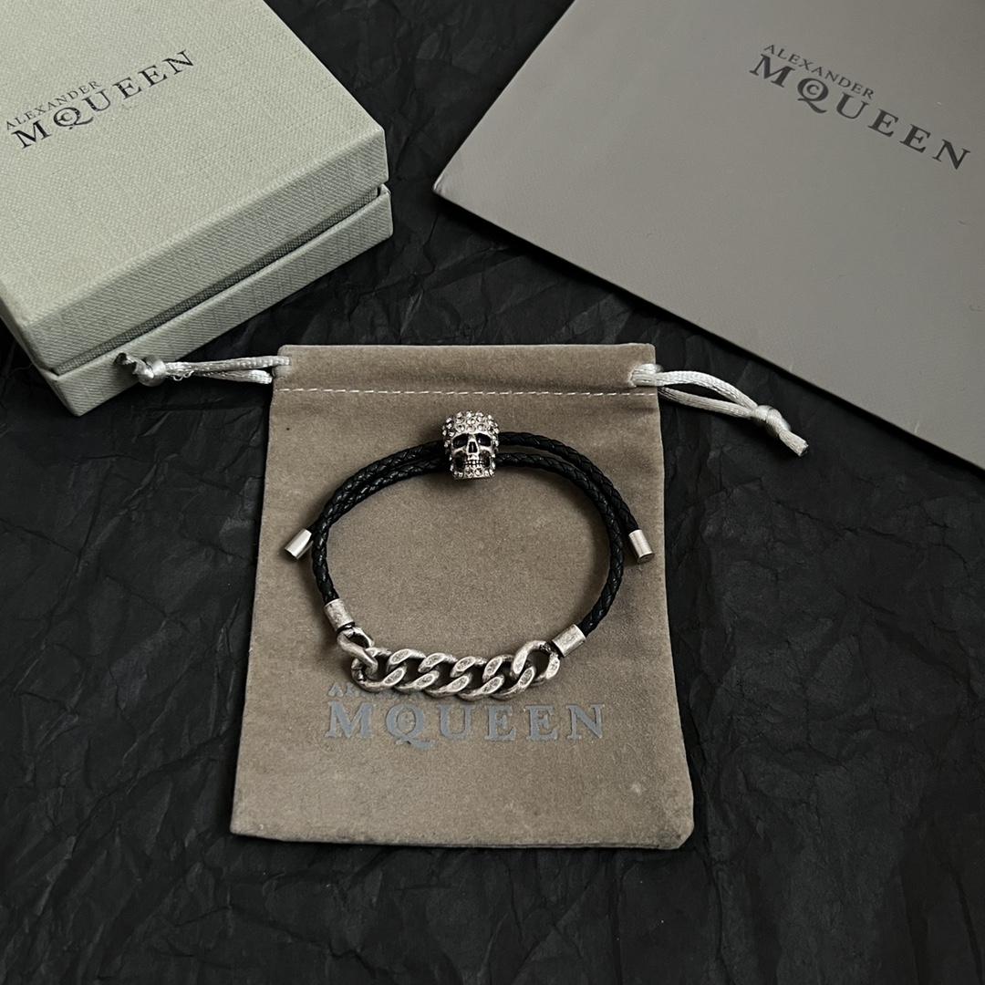 【】新款Alexander McQueen 麦昆 手链  原版定制  骨子里那种叛逆浮夸朋克可内心又向往