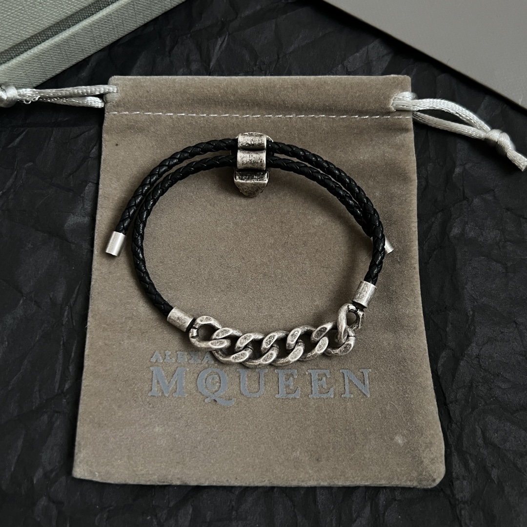 【】新款Alexander McQueen 麦昆 手链  原版定制  骨子里那种叛逆浮夸朋克可内心又向往