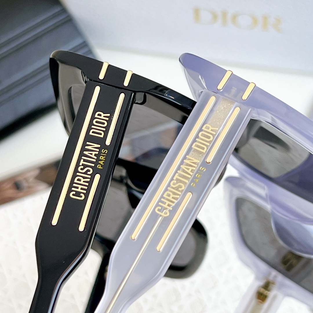  原版金属铸件非打印无手感
DiorSignature S11F
Square Sunglasses
S