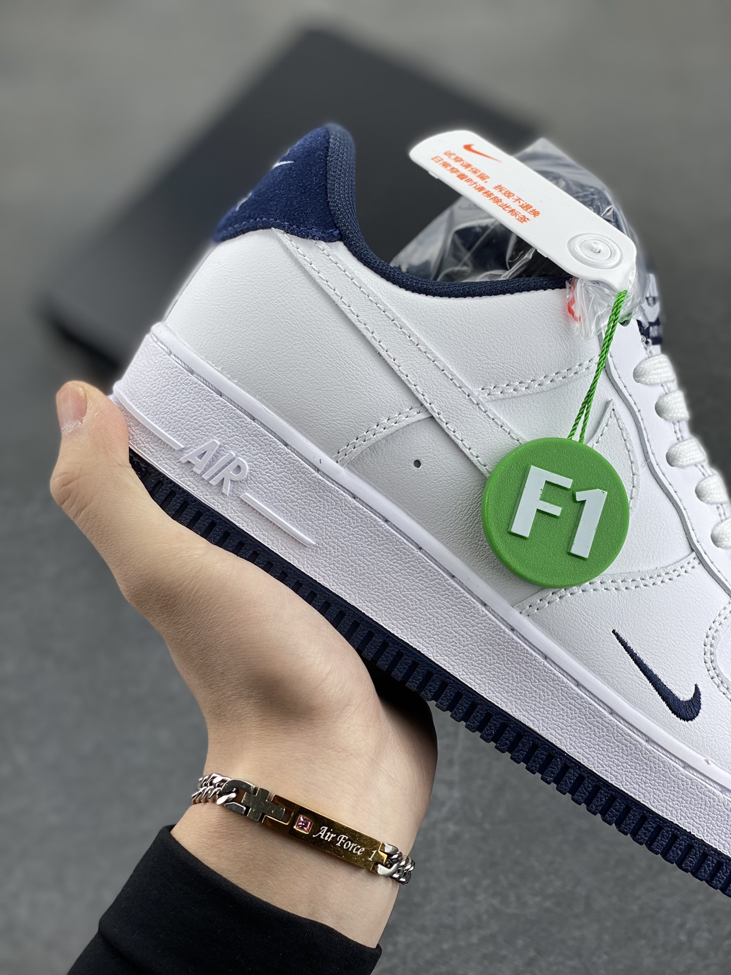 图片[6]-Air Force 1 ‘07 Low 深蓝小勾 原楦头原纸板 打造纯正空军版型 #专注外贸渠道 全掌内置蜂窝气垫 #原盒配件 原厂中底钢印、拉帮完美 货号：HM9483-001 尺码：36 36.5 37.5 38 38.5 39 40 40.5 41 42 42.5 43 44 44.5 45-选品中心