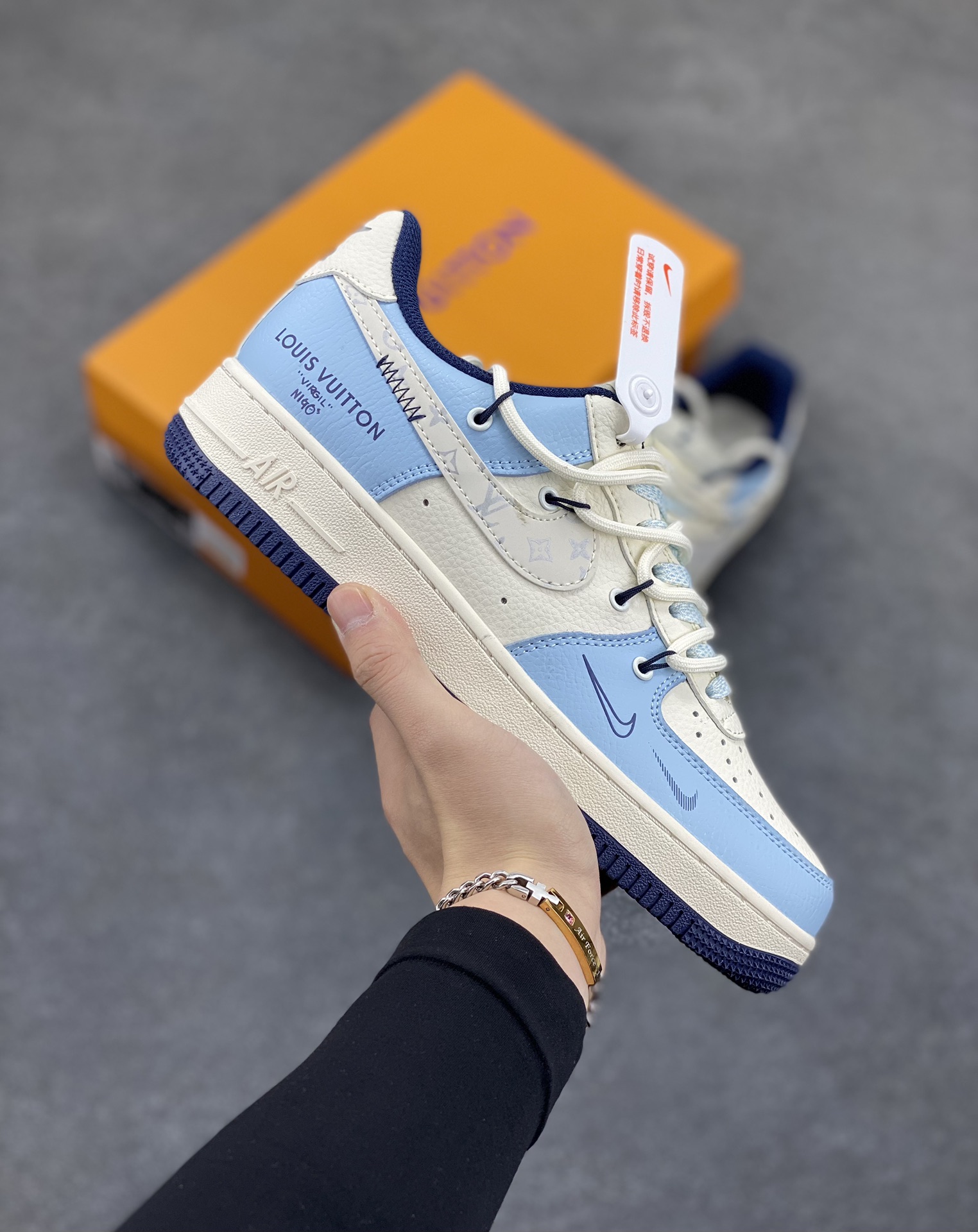 NIke Air Force 1 \’07 Low “LV联名——大学蓝抽绳”空军一号 低帮 运动鞋 休闲鞋 折边针车 工艺难度大 原楦头原纸板 原装鞋盒 定制五金配件 内置全掌气垫 原厂鞋底 货号:DM6868-058 尺码:36 36.5 37.5 38 38.5 39 40 40.5 41 42 42.5 43 44 44.5 45-选品中心