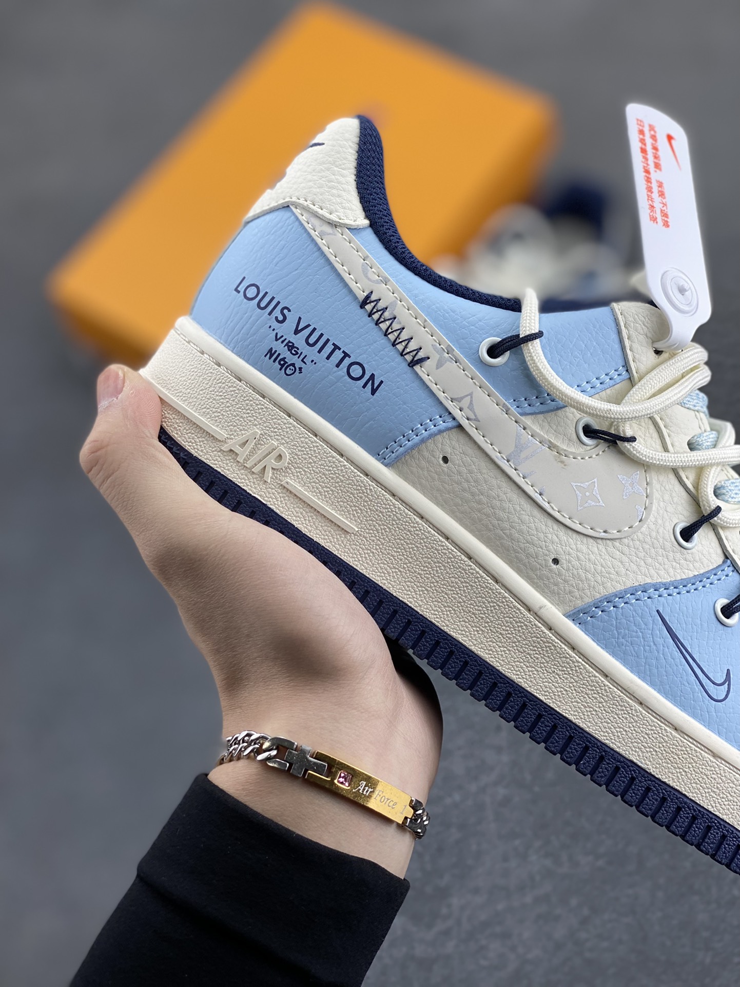 图片[6]-NIke Air Force 1 \’07 Low “LV联名——大学蓝抽绳”空军一号 低帮 运动鞋 休闲鞋 折边针车 工艺难度大 原楦头原纸板 原装鞋盒 定制五金配件 内置全掌气垫 原厂鞋底 货号：DM6868-058 尺码：36 36.5 37.5 38 38.5 39 40 40.5 41 42 42.5 43 44 44.5 45-选品中心