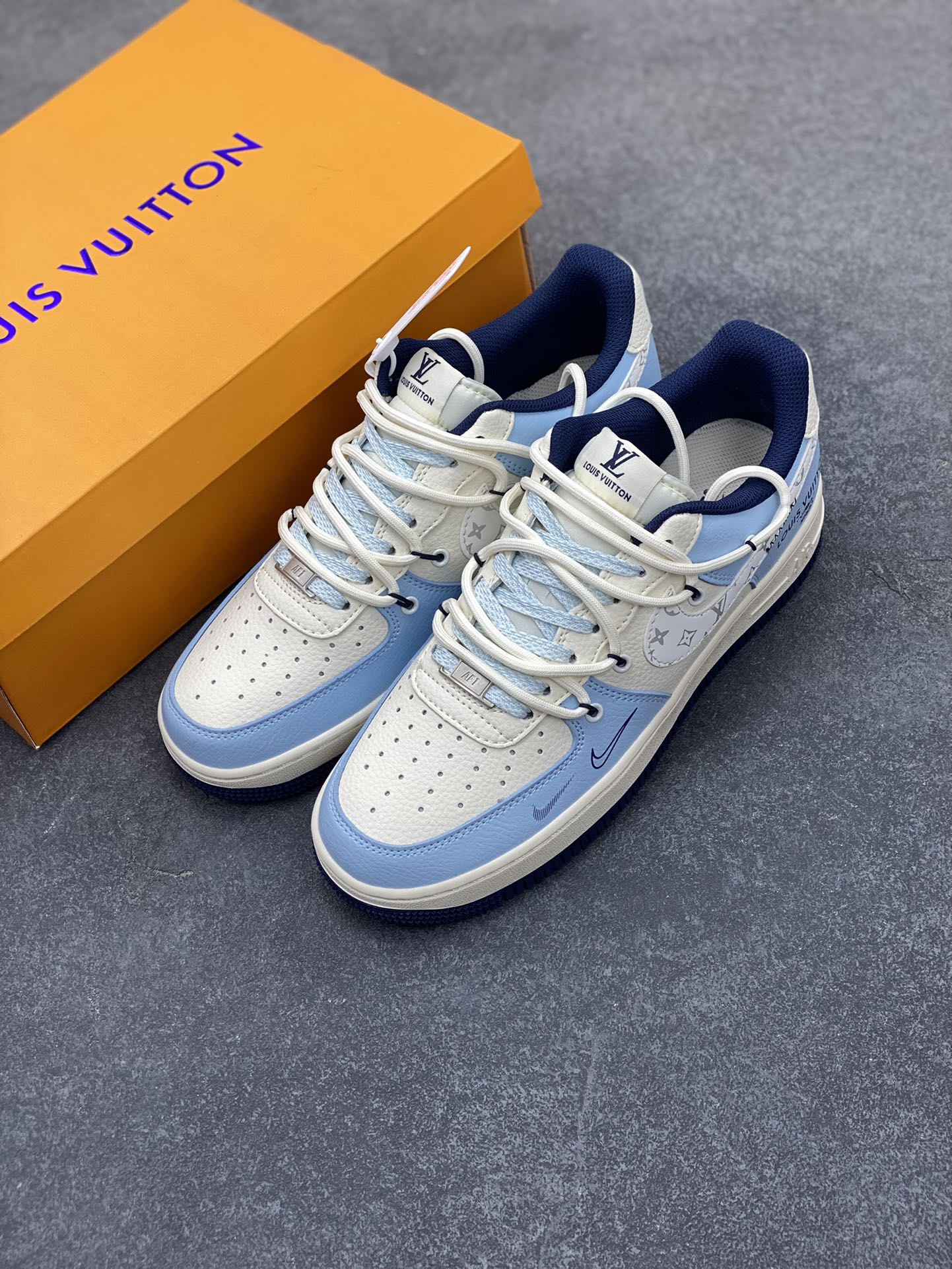 图片[8]-NIke Air Force 1 \’07 Low “LV联名——大学蓝抽绳”空军一号 低帮 运动鞋 休闲鞋 折边针车 工艺难度大 原楦头原纸板 原装鞋盒 定制五金配件 内置全掌气垫 原厂鞋底 货号：DM6868-058 尺码：36 36.5 37.5 38 38.5 39 40 40.5 41 42 42.5 43 44 44.5 45-选品中心