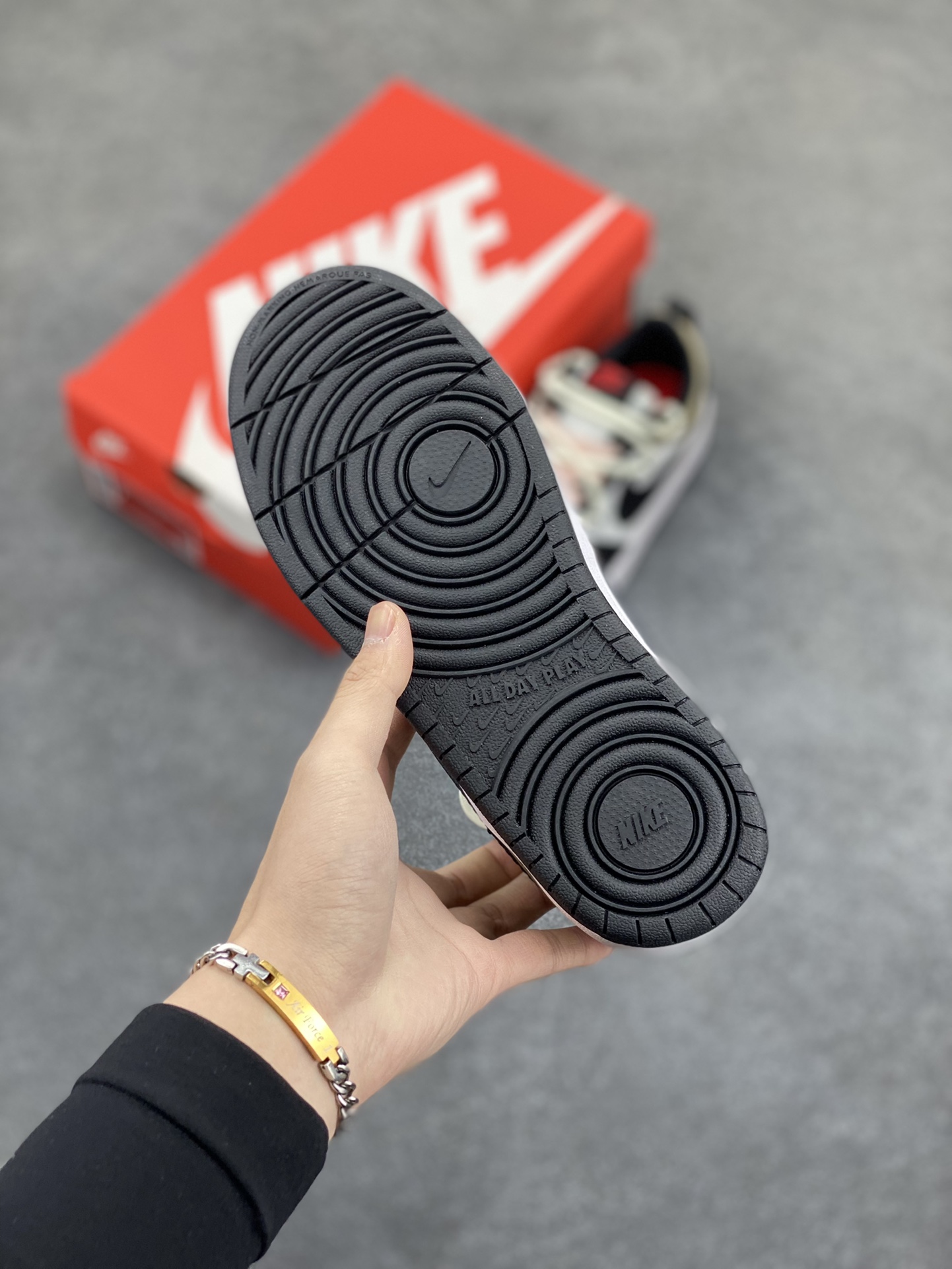 图片[5]-Nike Court Borough Low 低帮百搭透气休闲运动板鞋男女鞋 经典耐用的设计，兼顾舒适脚感和出众风范，演绎匠心之作。结构性的支撑贴合感结合复古篮球设计，塑就场外全明星风范。 货号：BQ5448-110 尺码：36 36.5 37.5 38 38.5 39 40 40.5 41 42 42.5 43 44-选品中心