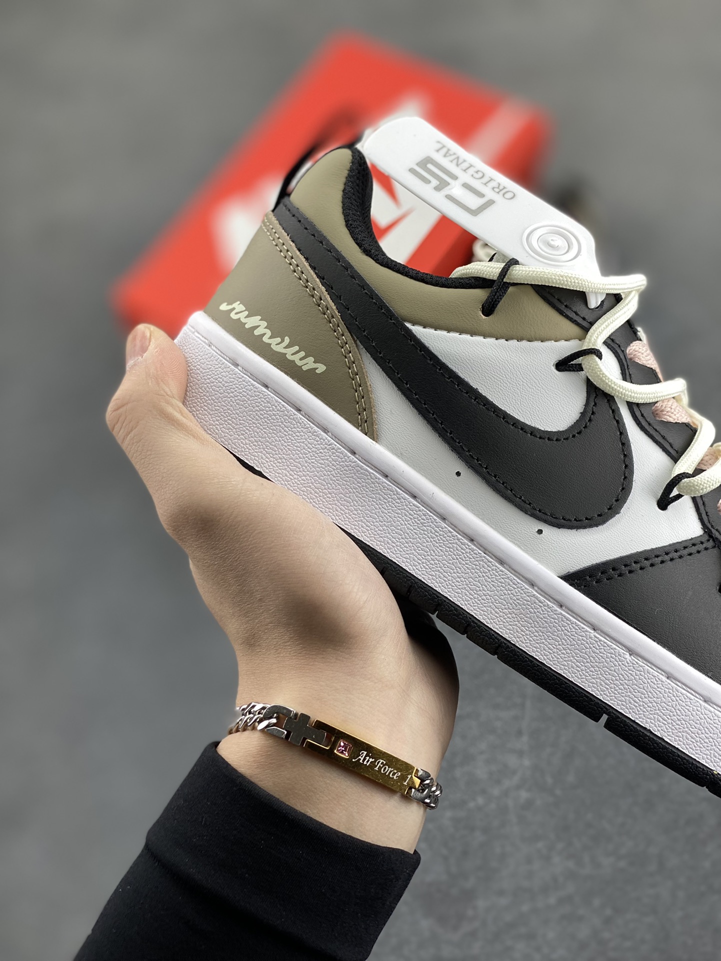 图片[6]-Nike Court Borough Low 低帮百搭透气休闲运动板鞋男女鞋 经典耐用的设计，兼顾舒适脚感和出众风范，演绎匠心之作。结构性的支撑贴合感结合复古篮球设计，塑就场外全明星风范。 货号：BQ5448-110 尺码：36 36.5 37.5 38 38.5 39 40 40.5 41 42 42.5 43 44-选品中心