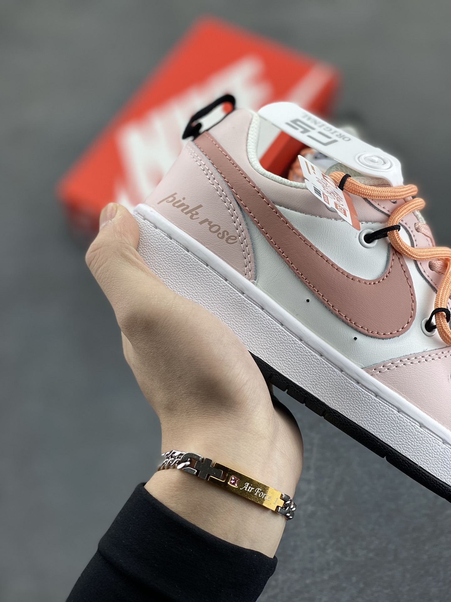 图片[6]-Nike Court Borough Low 低帮百搭透气休闲运动板鞋男女鞋 经典耐用的设计，兼顾舒适脚感和出众风范，演绎匠心之作。结构性的支撑贴合感结合复古篮球设计，塑就场外全明星风范。 货号：BQ5448-110 尺码：36 36.5 37.5 38 38.5 39 40-选品中心