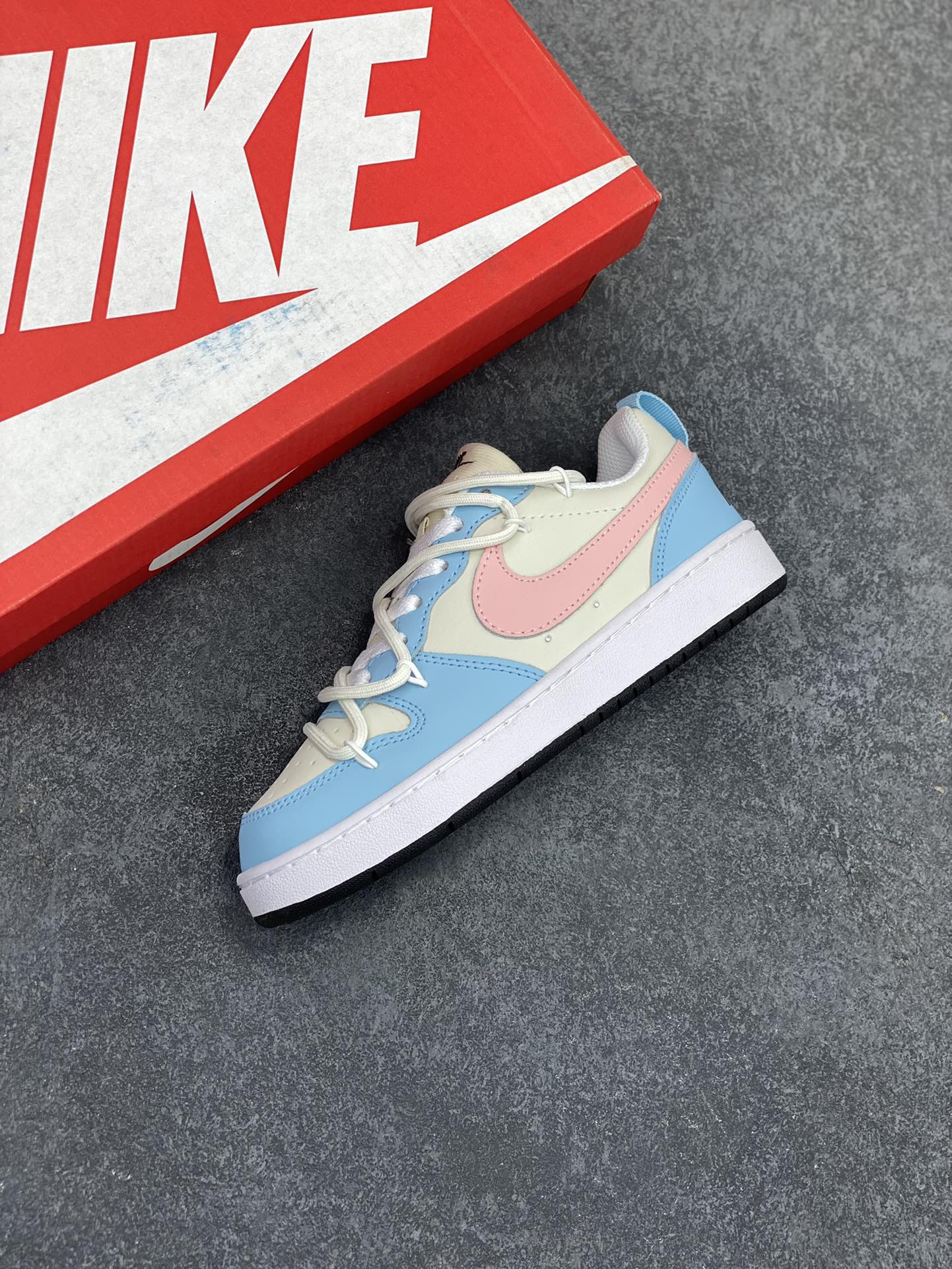 图片[7]-Nike Court Borough Low 低帮百搭透气休闲运动板鞋男女鞋 经典耐用的设计，兼顾舒适脚感和出众风范，演绎匠心之作。结构性的支撑贴合感结合复古篮球设计，塑就场外全明星风范。 货号：FV8120-141 尺码：36 36.5 37.5 38 38.5 39 40-选品中心