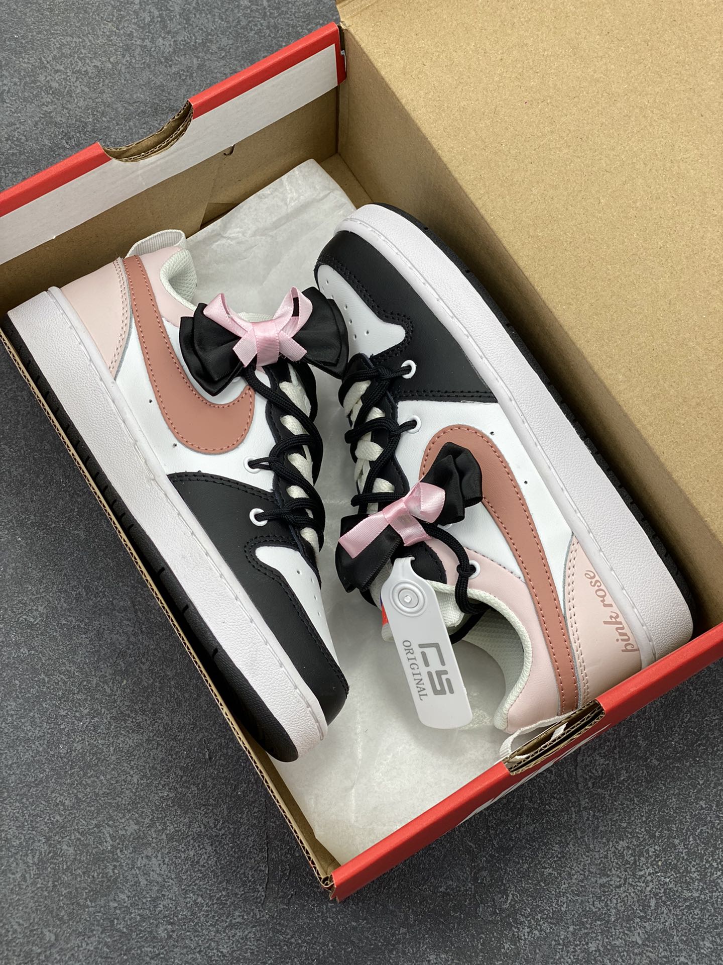 图片[9]-Nike Court Borough Low 低帮百搭透气休闲运动板鞋男女鞋 经典耐用的设计，兼顾舒适脚感和出众风范，演绎匠心之作。结构性的支撑贴合感结合复古篮球设计，塑就场外全明星风范。 货号：DV5456-108 尺码：36 36.5 37.5 38 38.5 39 40-选品中心