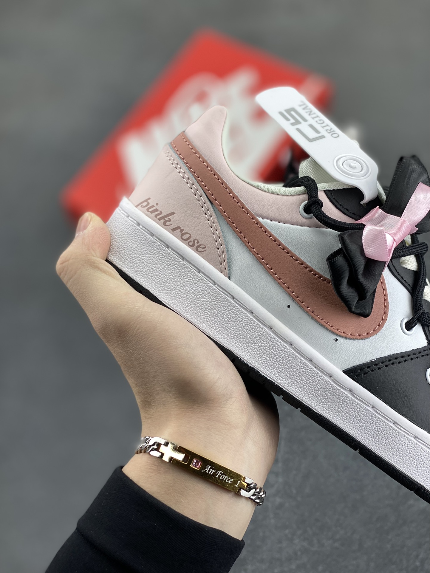 图片[6]-Nike Court Borough Low 低帮百搭透气休闲运动板鞋男女鞋 经典耐用的设计，兼顾舒适脚感和出众风范，演绎匠心之作。结构性的支撑贴合感结合复古篮球设计，塑就场外全明星风范。 货号：DV5456-108 尺码：36 36.5 37.5 38 38.5 39 40-选品中心