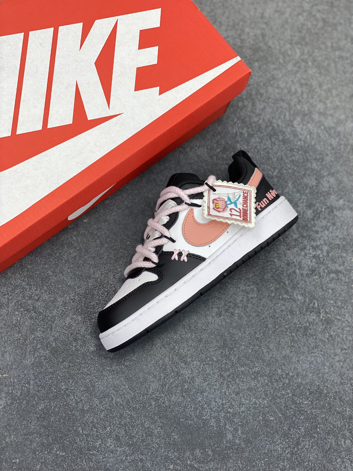 图片[7]-Nike Court Borough Low 低帮百搭透气休闲运动板鞋男女鞋 经典耐用的设计，兼顾舒适脚感和出众风范，演绎匠心之作。结构性的支撑贴合感结合复古篮球设计，塑就场外全明星风范。 货号：DV5456-104 尺码：36 36.5 37.5 38 38.5 39 40-选品中心