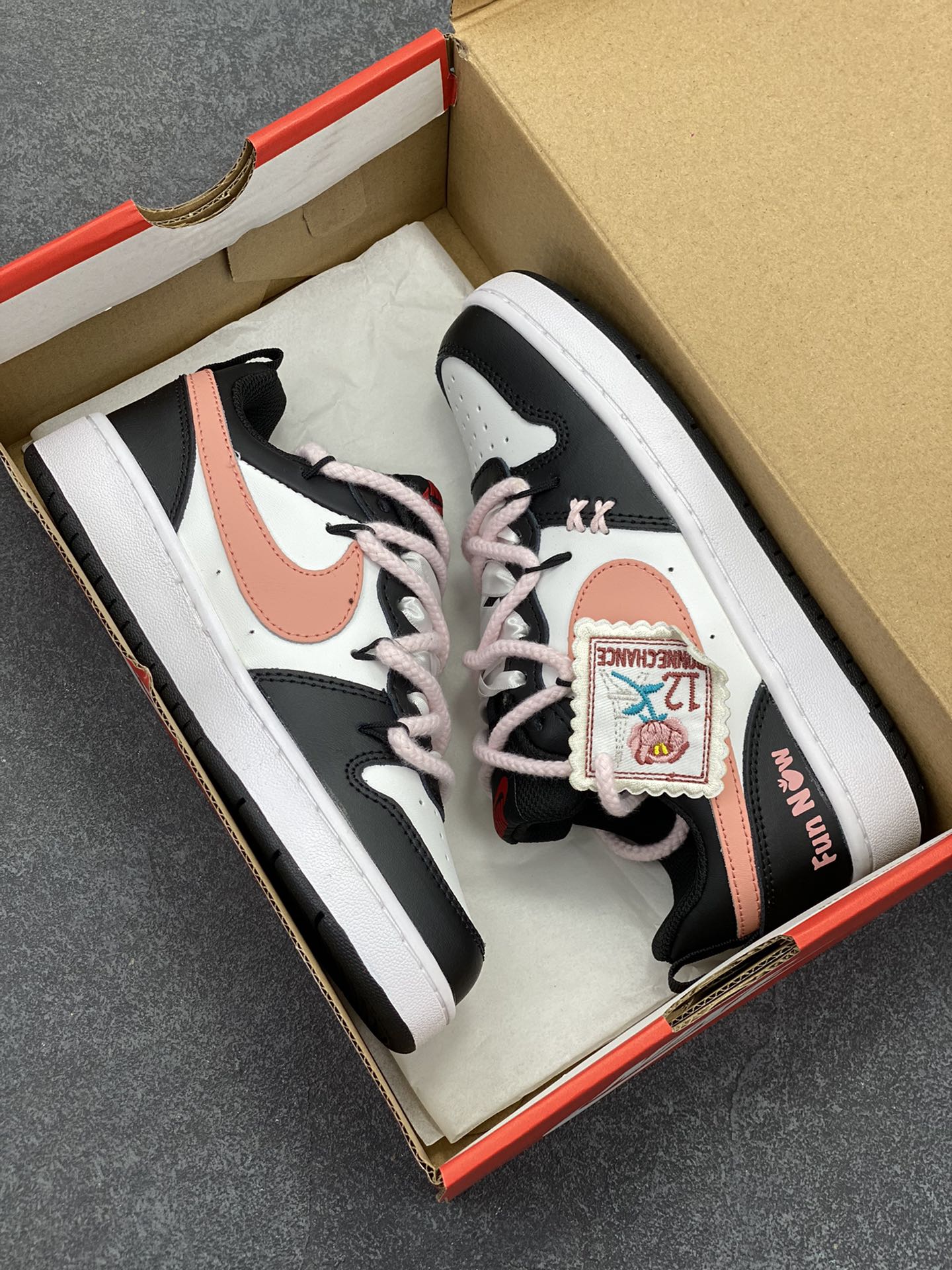 图片[9]-Nike Court Borough Low 低帮百搭透气休闲运动板鞋男女鞋 经典耐用的设计，兼顾舒适脚感和出众风范，演绎匠心之作。结构性的支撑贴合感结合复古篮球设计，塑就场外全明星风范。 货号：DV5456-104 尺码：36 36.5 37.5 38 38.5 39 40-选品中心