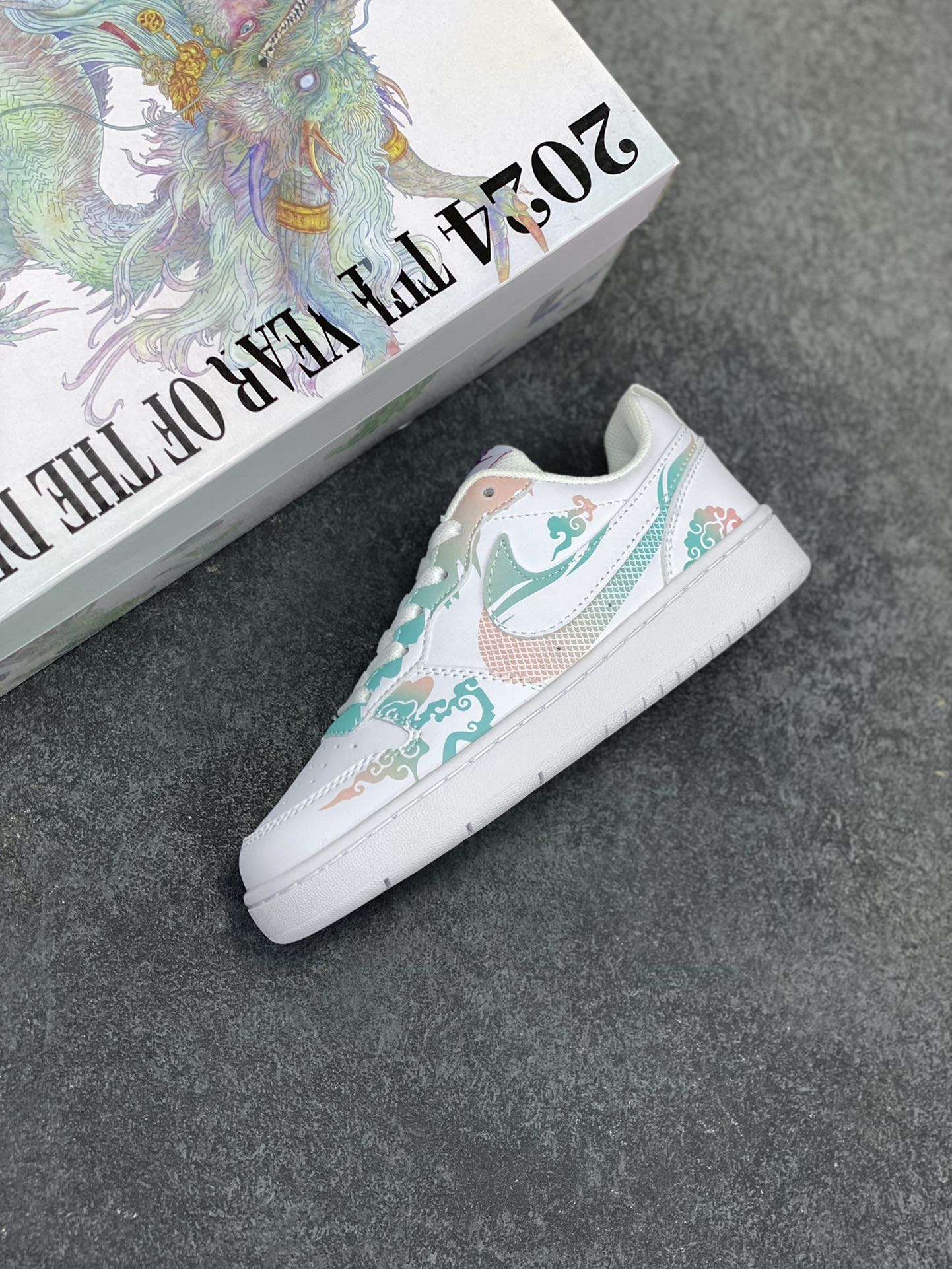 图片[7]-Nike Court Borough Low 低帮百搭透气休闲运动板鞋男女鞋 经典耐用的设计，兼顾舒适脚感和出众风范，演绎匠心之作。结构性的支撑贴合感结合复古篮球设计，塑就场外全明星风范。 货号：DQ5979-100 尺码：36 36.5 37.5 38 38.5 39 40 40.5 41 42 42.5 43 44-选品中心