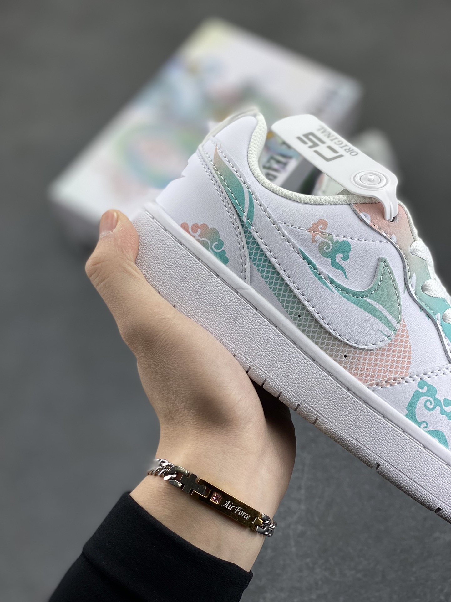 图片[6]-Nike Court Borough Low 低帮百搭透气休闲运动板鞋男女鞋 经典耐用的设计，兼顾舒适脚感和出众风范，演绎匠心之作。结构性的支撑贴合感结合复古篮球设计，塑就场外全明星风范。 货号：DQ5979-100 尺码：36 36.5 37.5 38 38.5 39 40 40.5 41 42 42.5 43 44-选品中心