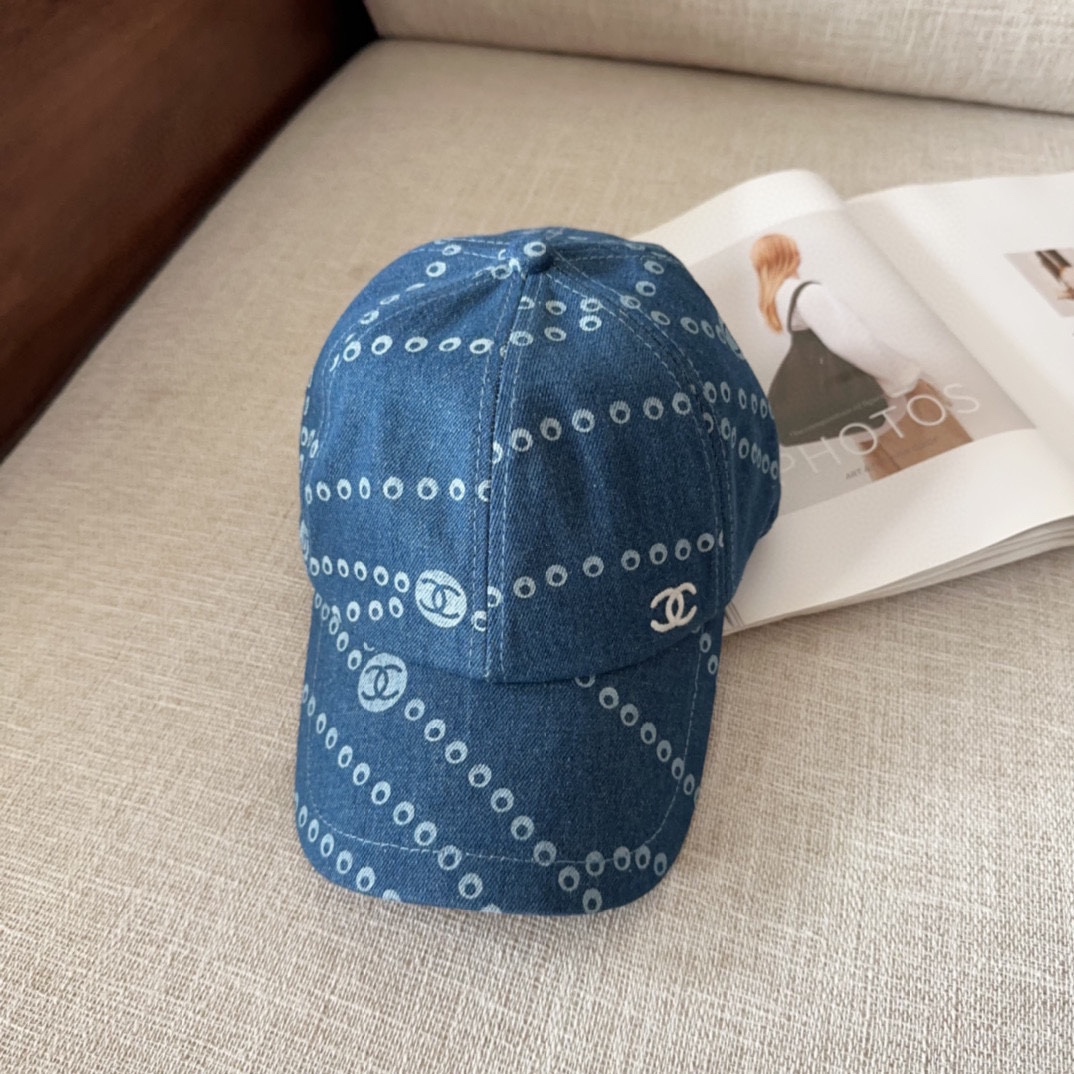NO:226700,CHANEL Chanel new denim blue retro baseball hat. Take it out for a beautiful holiday travel. Medium style. This kind of hat is not easy to hit. Spot hat straw hat fisherman hat baseball hat, hat, chanel, chanel, espadrilles, hats19860909CHANEL香奈儿新款牛仔蓝复古款式棒球帽 节假日旅游带它出去美美哒 中古款哟.这种帽子不容易撞款 现货帽子草帽渔夫帽棒球帽,帽子,chanel,chanel,espadrilles,hats,hat