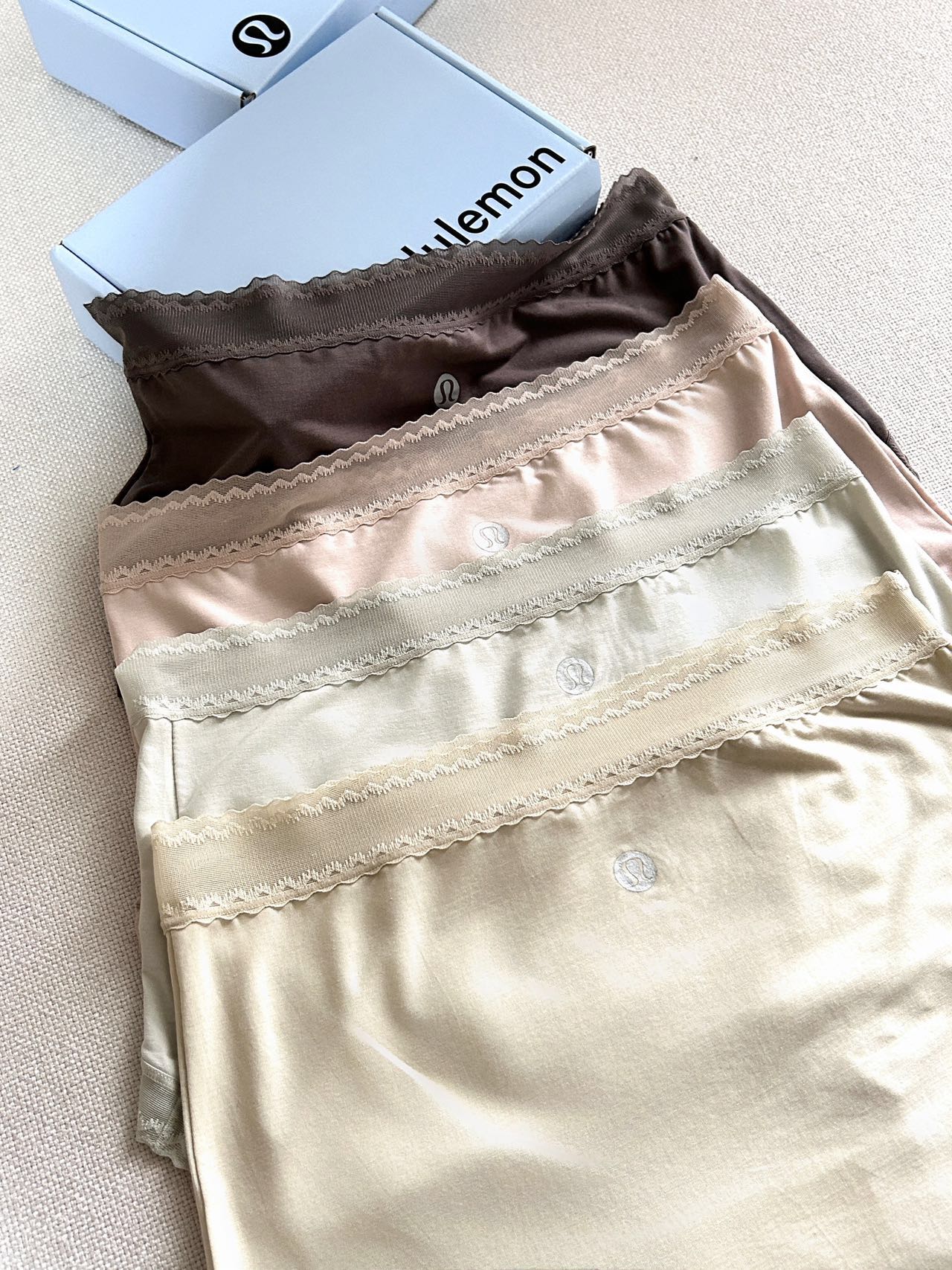 品名：Lululemon100支兰精莫代尔颜色：碳灰抹茶绿绿色调裸粉色面料：85%莫代尔15%氨纶（10