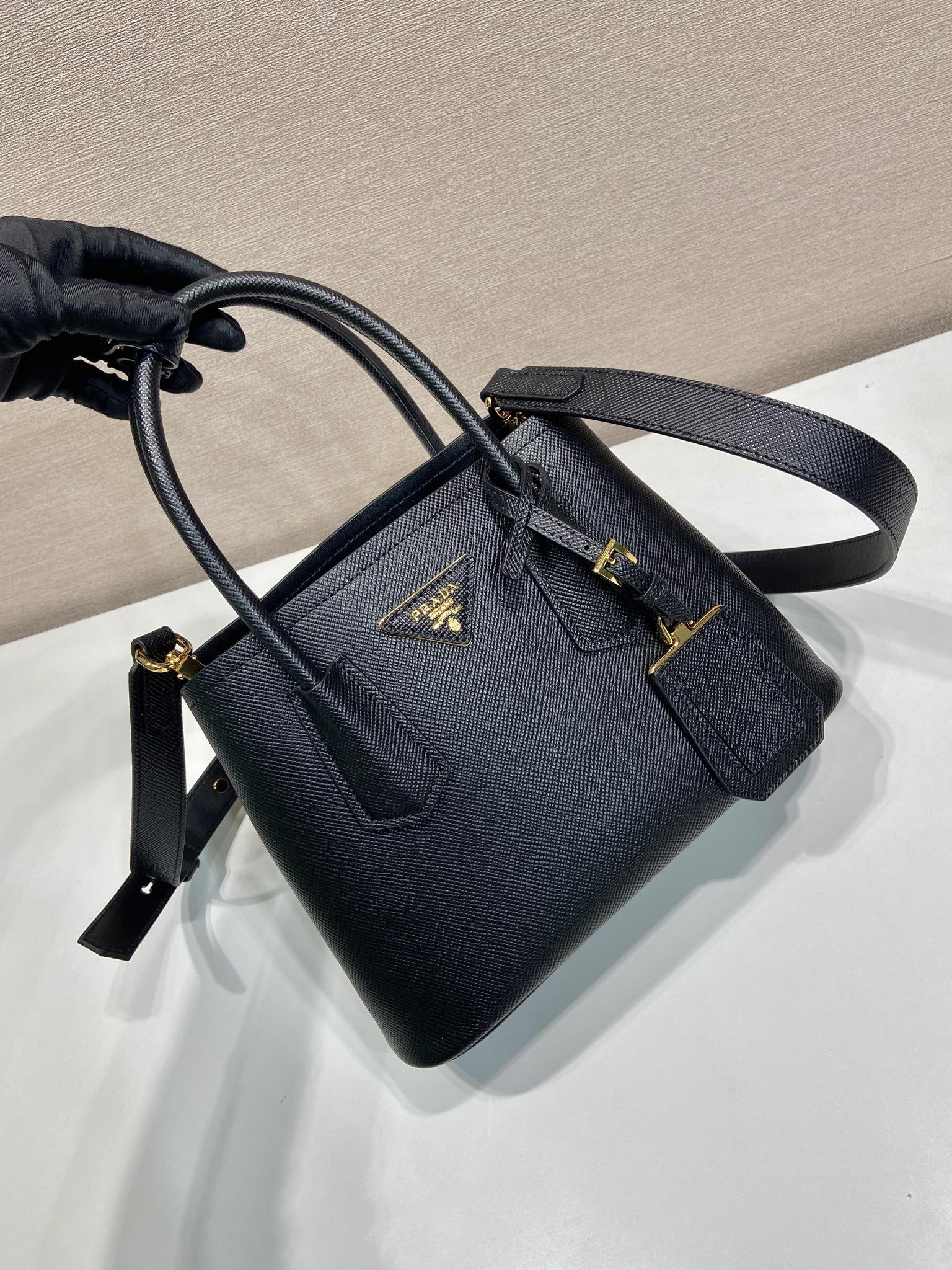 [Prada Women