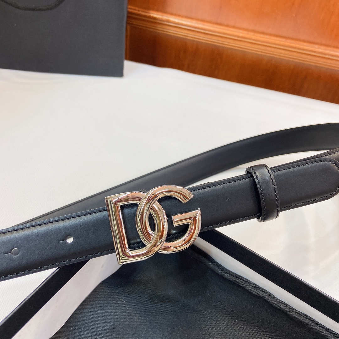 “Authentic D&G Dugars Banner Belts with DG Cross-Letter Badge Button, 2.5 cm Width” - 图片 2