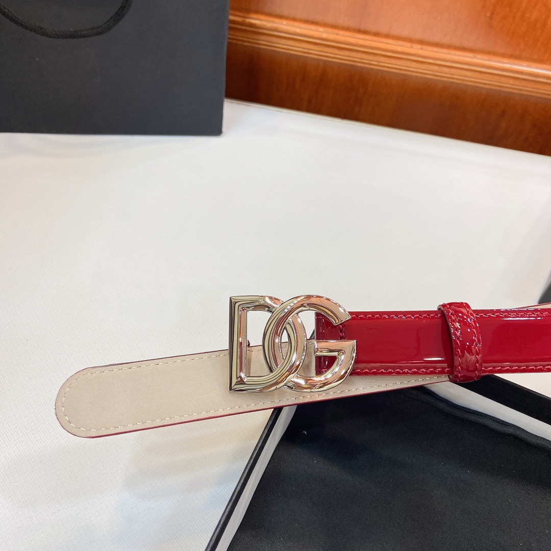D&G Dugars Banner Light-Skin Belts with DG Cross-Letter Badge Button, 2.5 cm Width - 图片 6