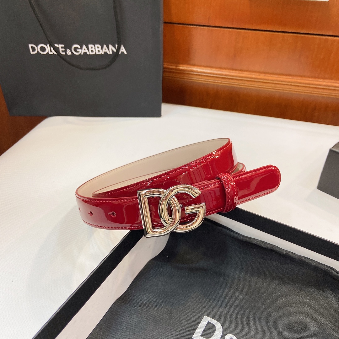 D&G Dugars Banner Light-Skin Belts with DG Cross-Letter Badge Button, 2.5 cm Width - 图片 4